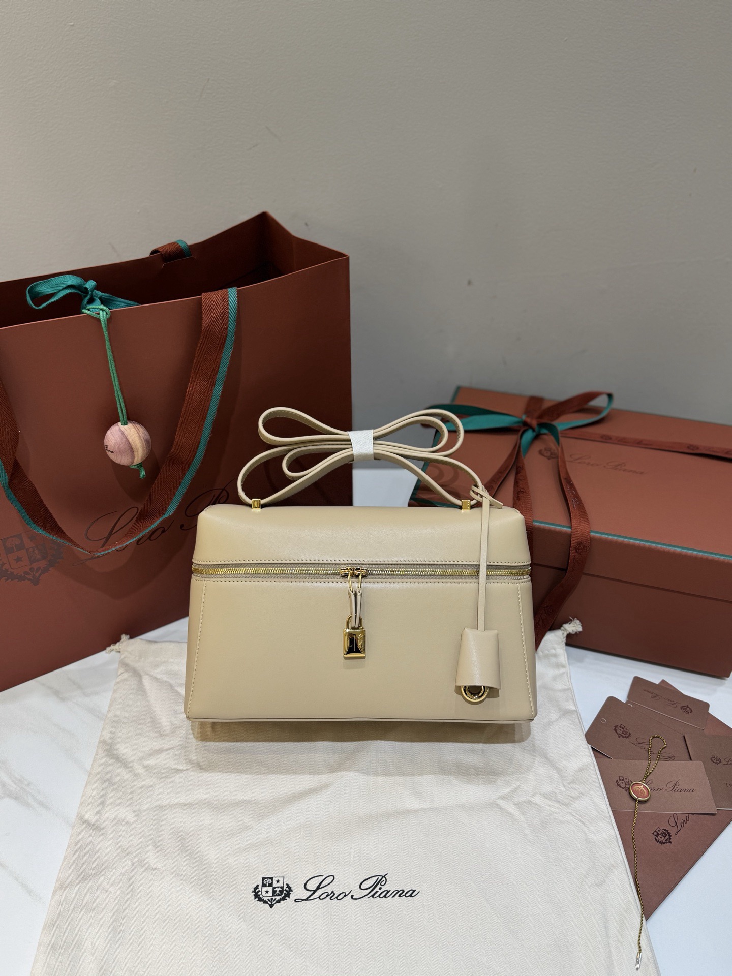 LP Extra Bag L27 Smooth Calfskin - image 2