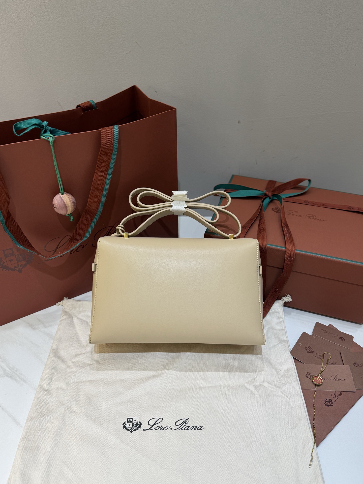 LP Extra Bag L27 Smooth Calfskin - image 3