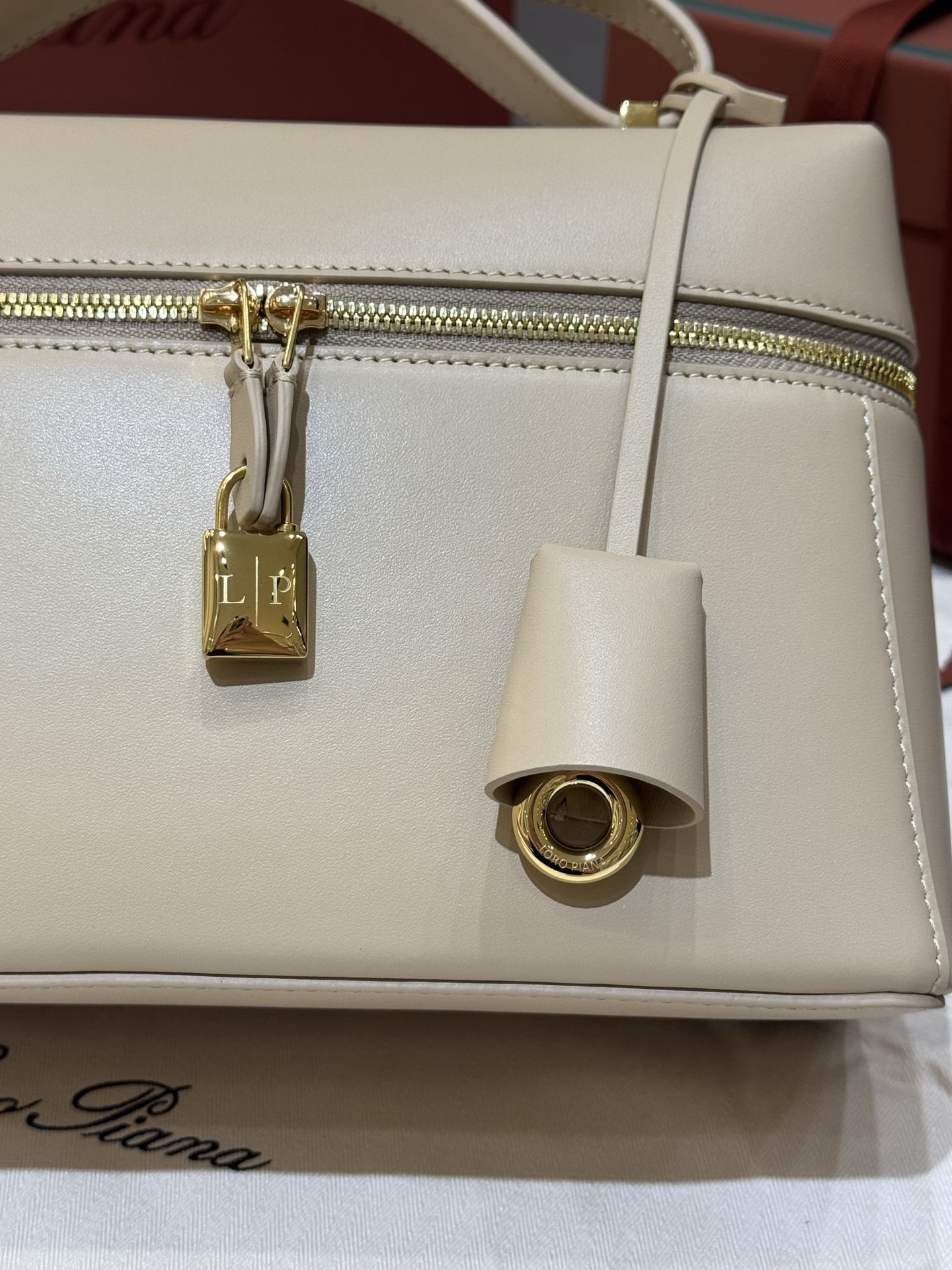 LP Extra Bag L27 Smooth Calfskin - image 9