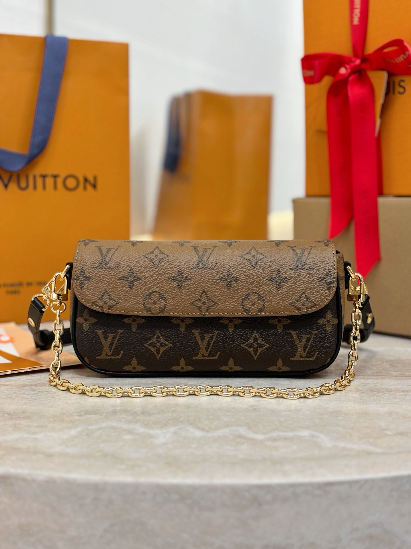 LV Wallet On Chain IVY M81911 - image 2