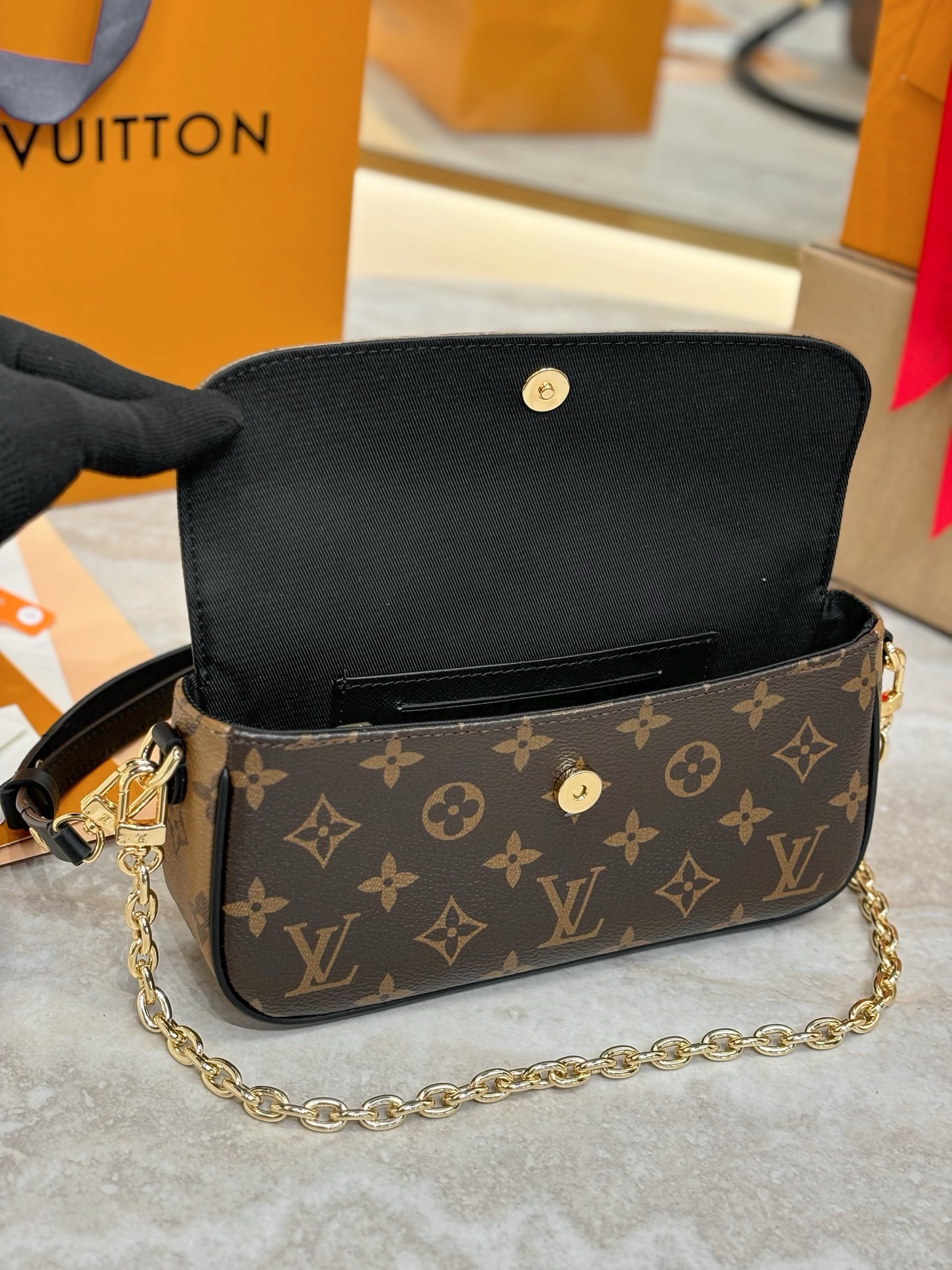 LV Wallet On Chain IVY M81911 - image 6