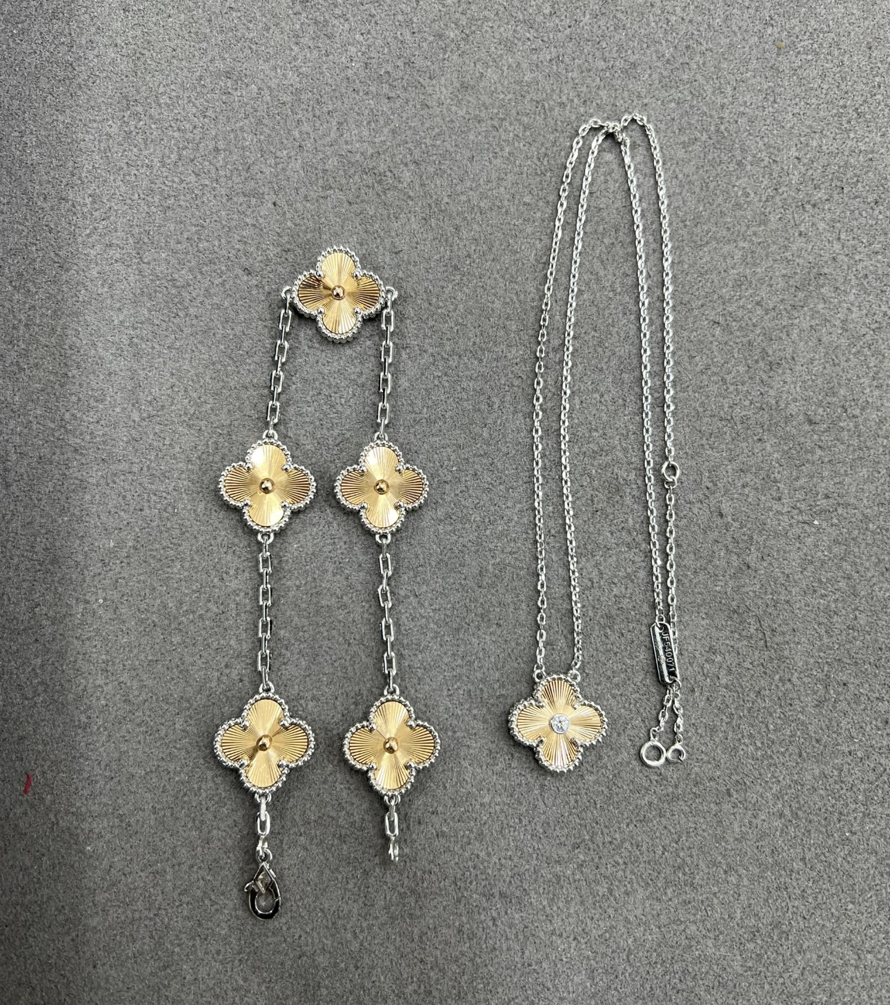 VCA Vintage Alhambra pendant-Christmas edition - image 4