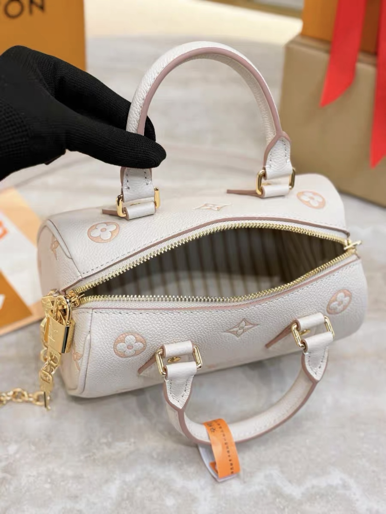 LV Strawberry Milk Collection - image 7