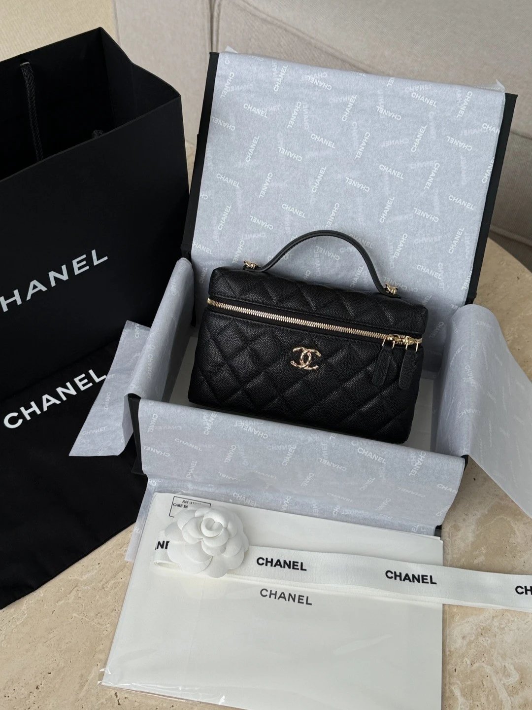 CHANEL 26C Vanity with chain - image 8