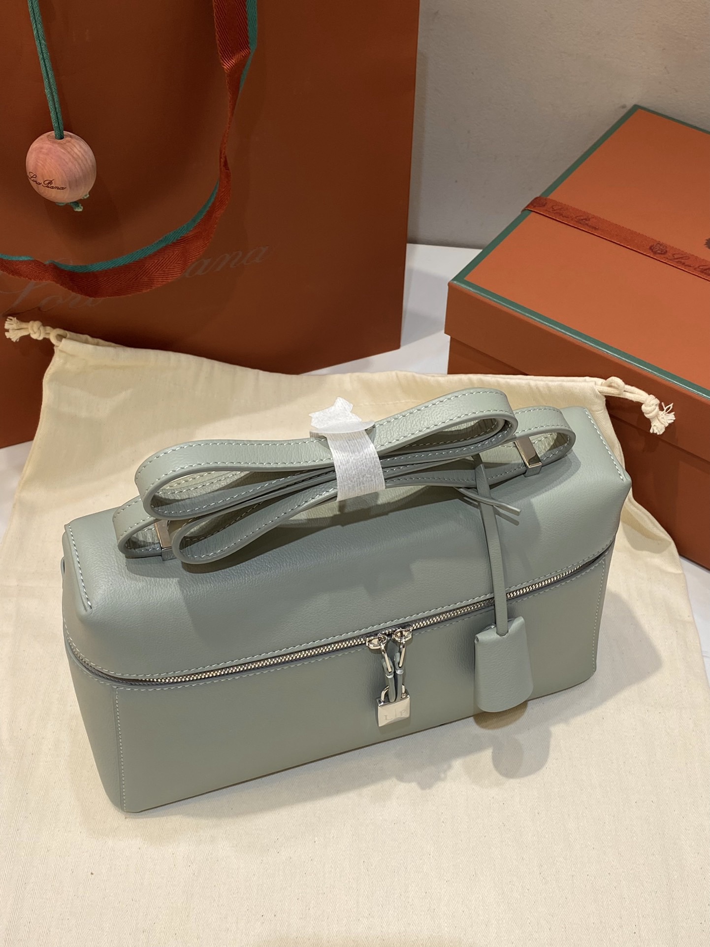 LP Extra Bag L27  Calfskin - image 4