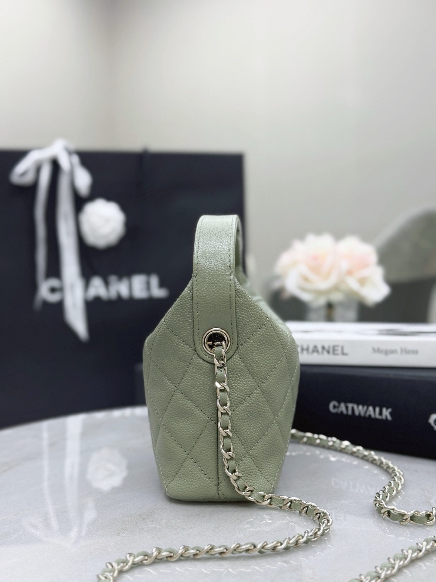 CHANEL 25B Handbag - image 4