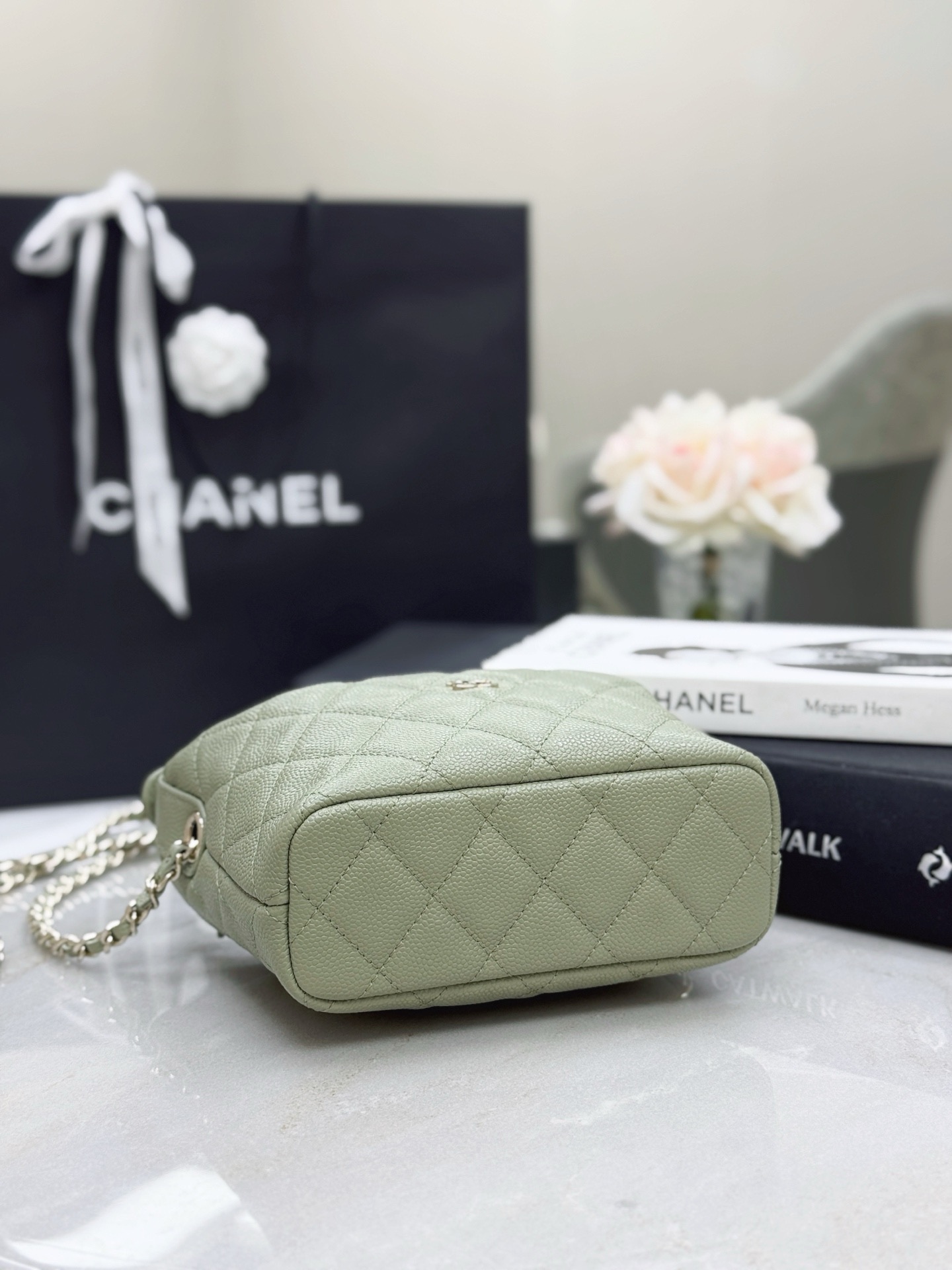 CHANEL 25B Handbag - image 5