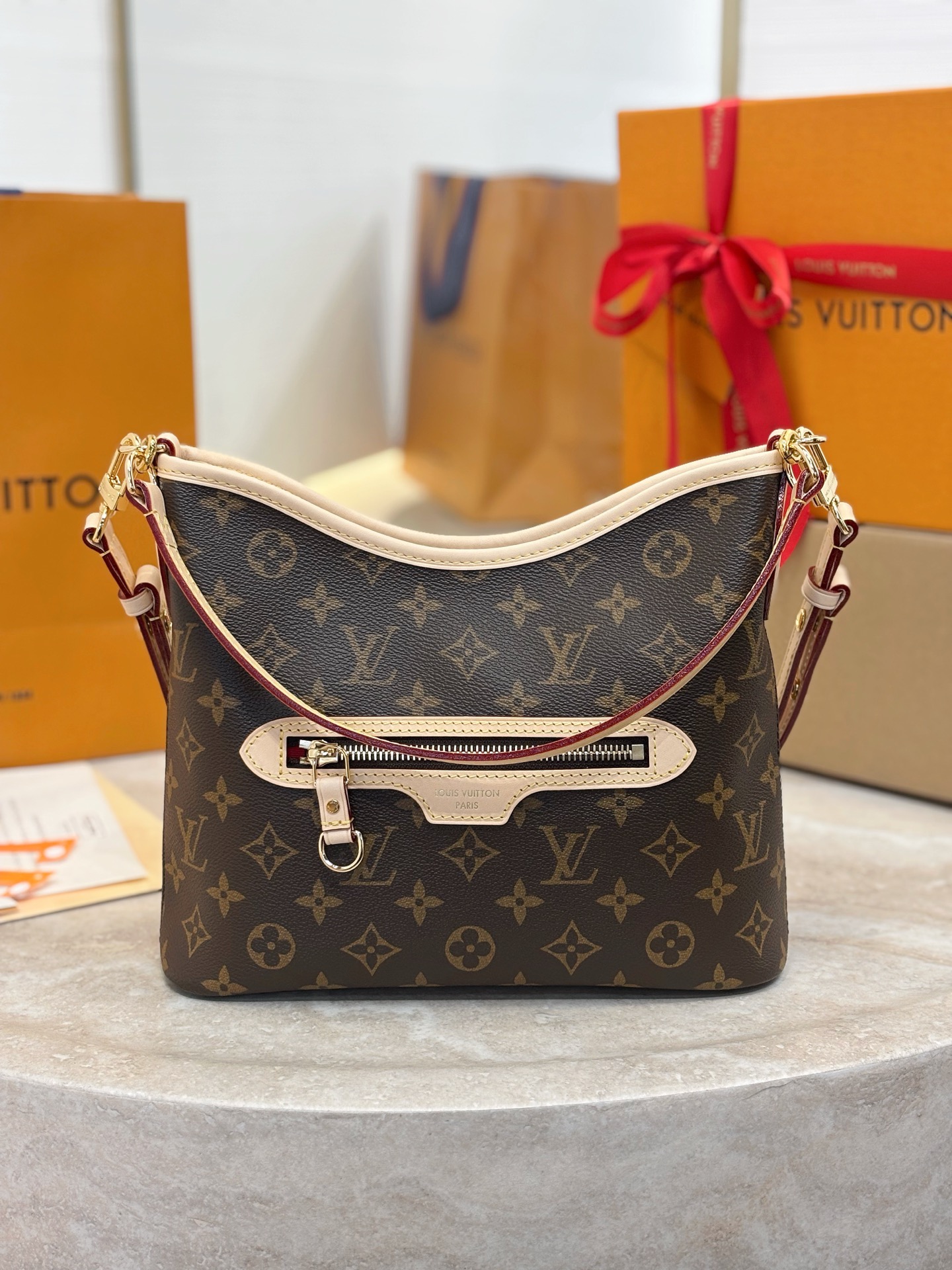 LV Line-Up BB M28423 - image 2