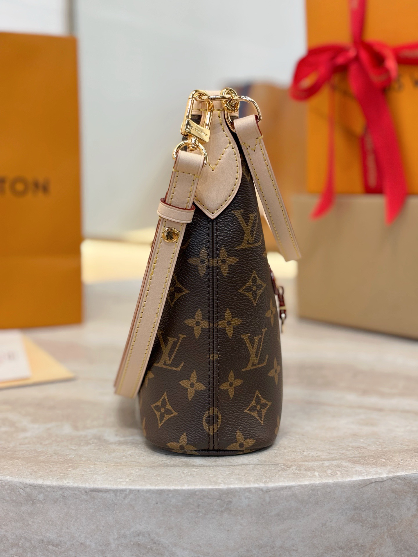 LV Line-Up BB M28423 - image 4