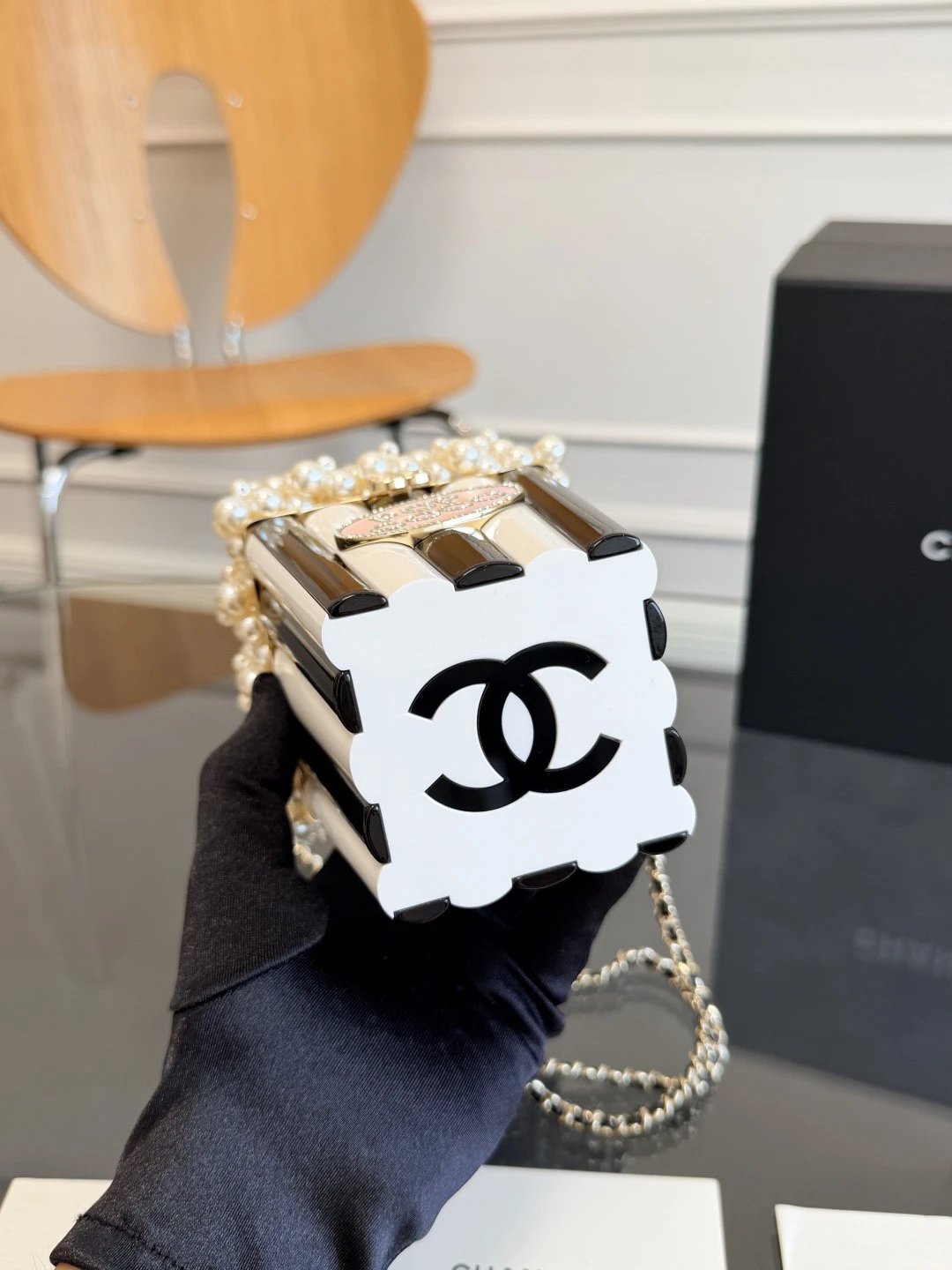 CHANEL POPCORN MINAUDIERE - image 6