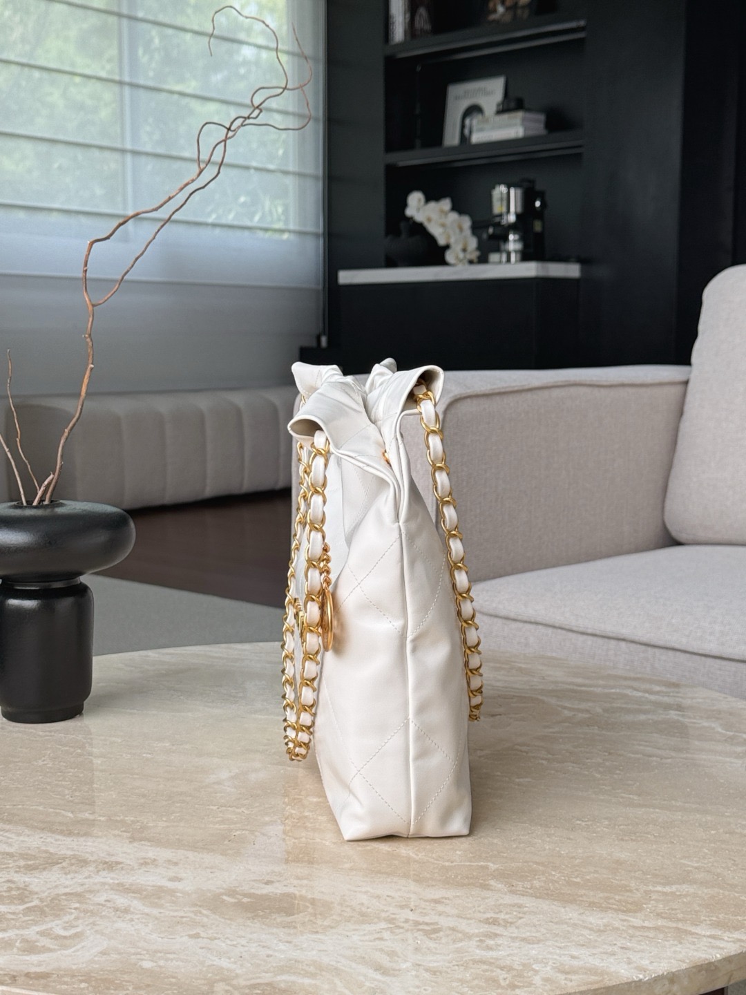 CHANEL Shiny Calfskin Quilted 22bag White - image 4