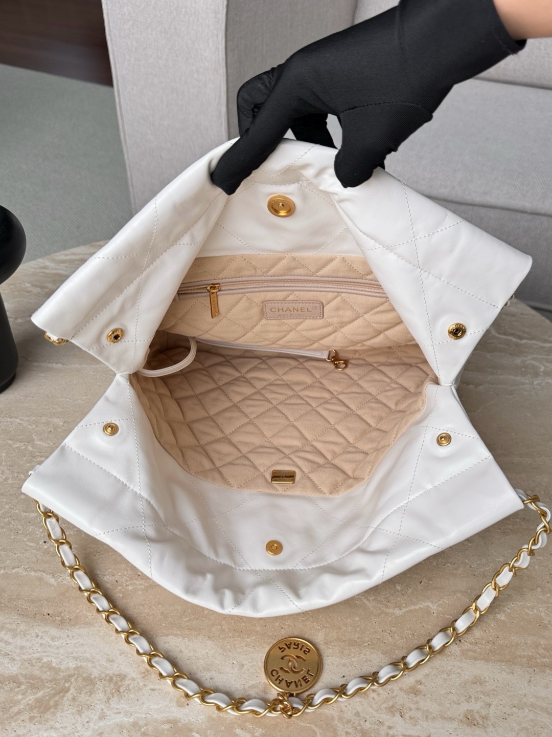 CHANEL Shiny Calfskin Quilted 22bag White - image 6