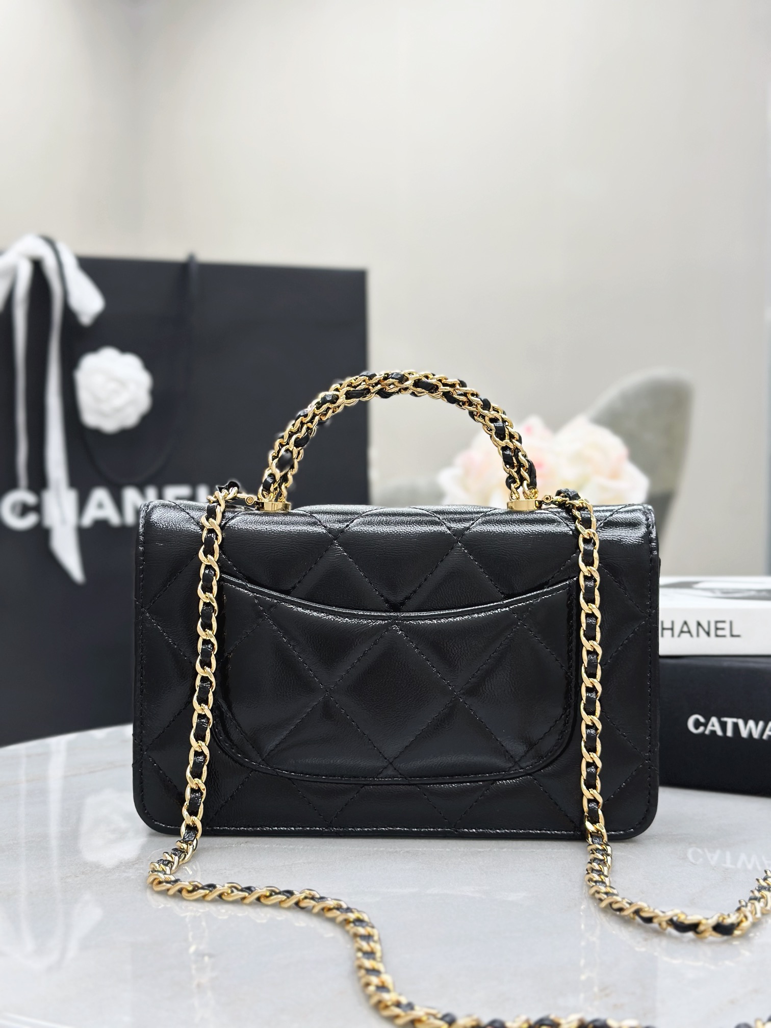 CHANEL Wallet On Chain Shiny Lambskin - image 3