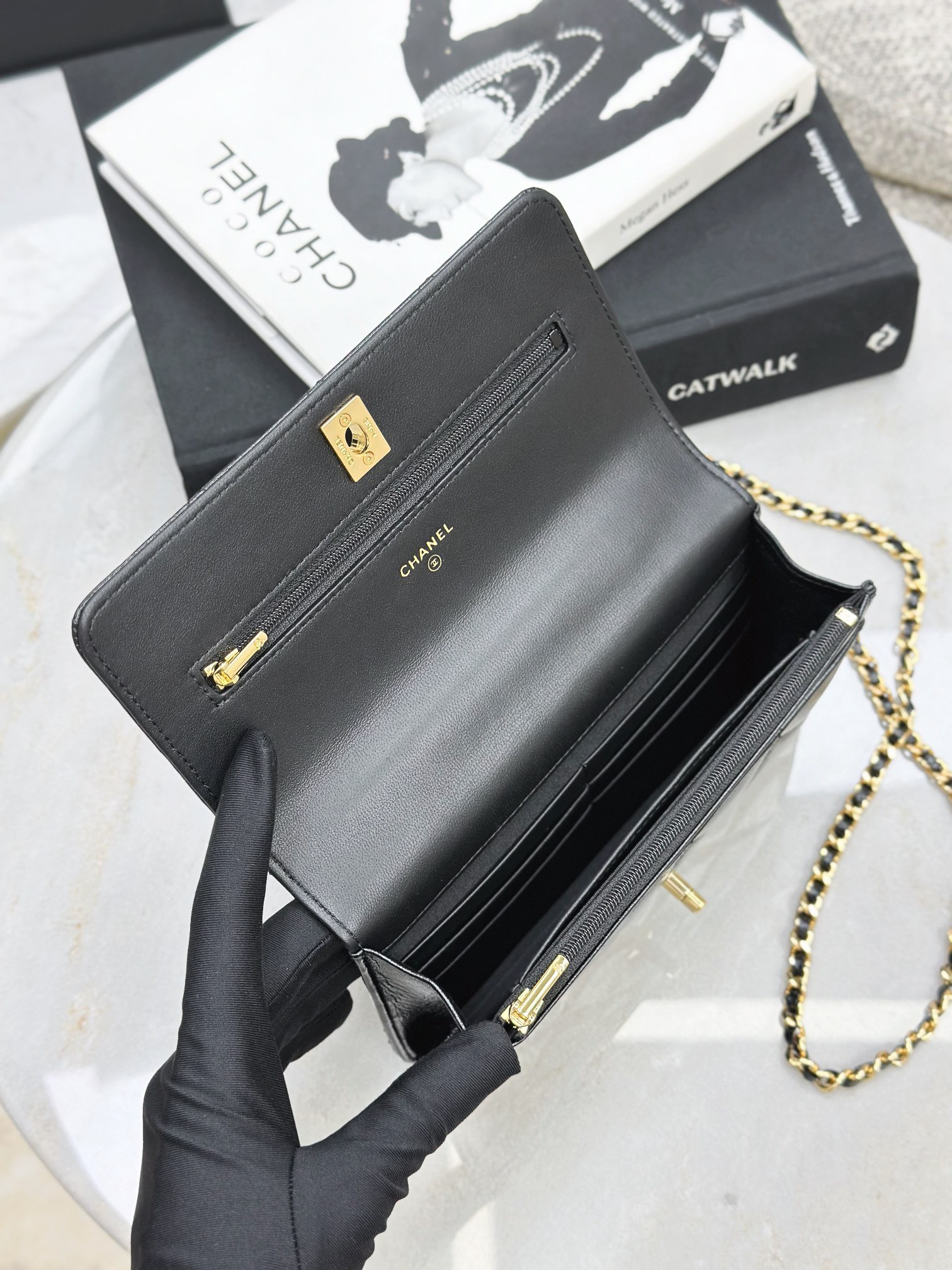 CHANEL Wallet On Chain Shiny Lambskin - image 8