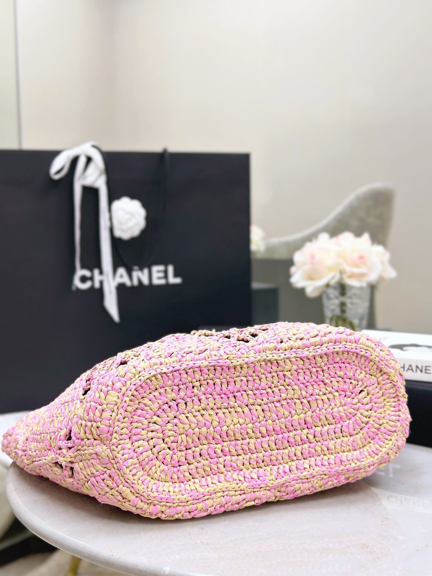 CHANEL 24A Cocobeach Collection Raffia Small Tote Bag - image 5