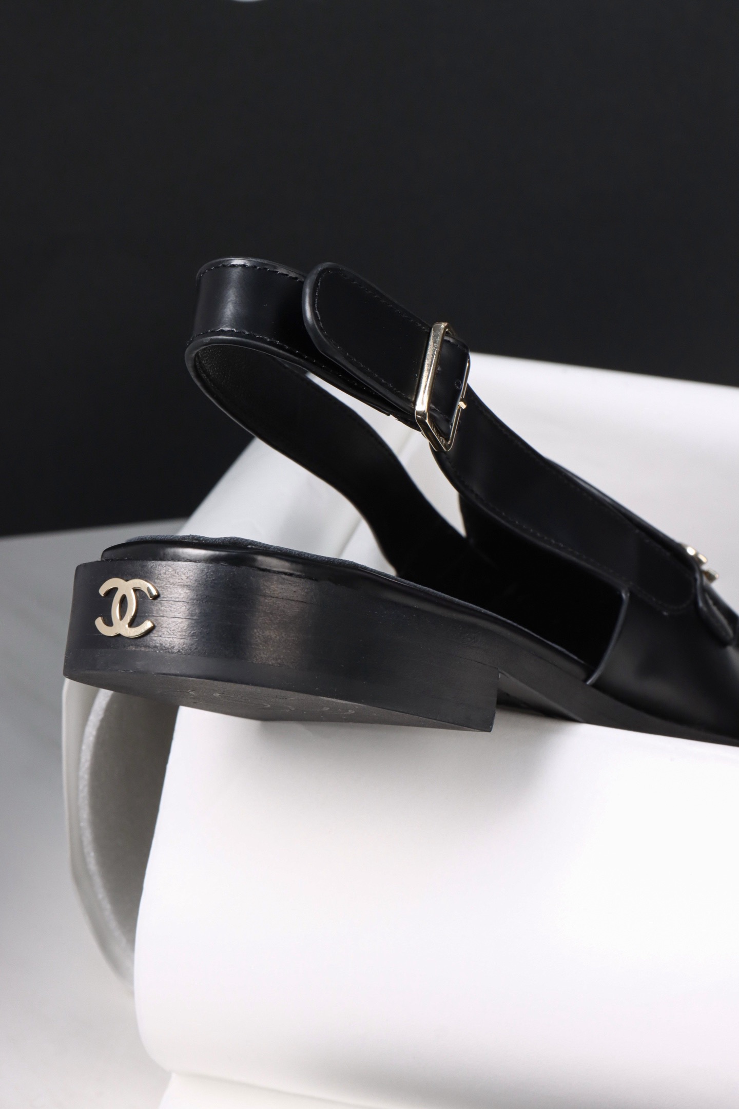 CHANEL Slingbacks Shiny calfskin - image 8