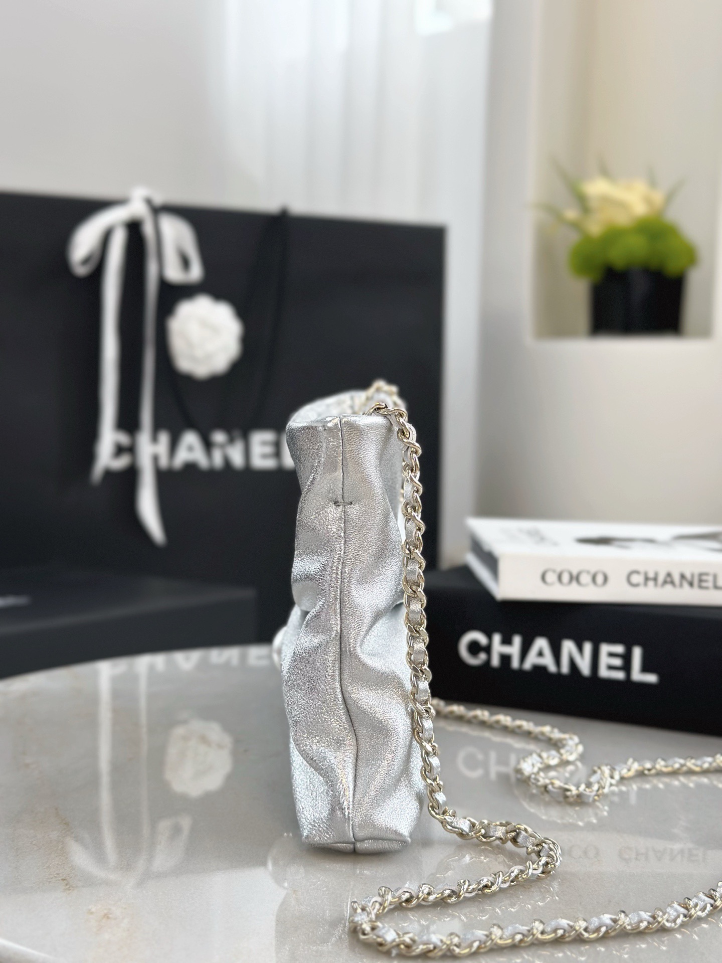 CHANEL clutch bag with pearl - image 4