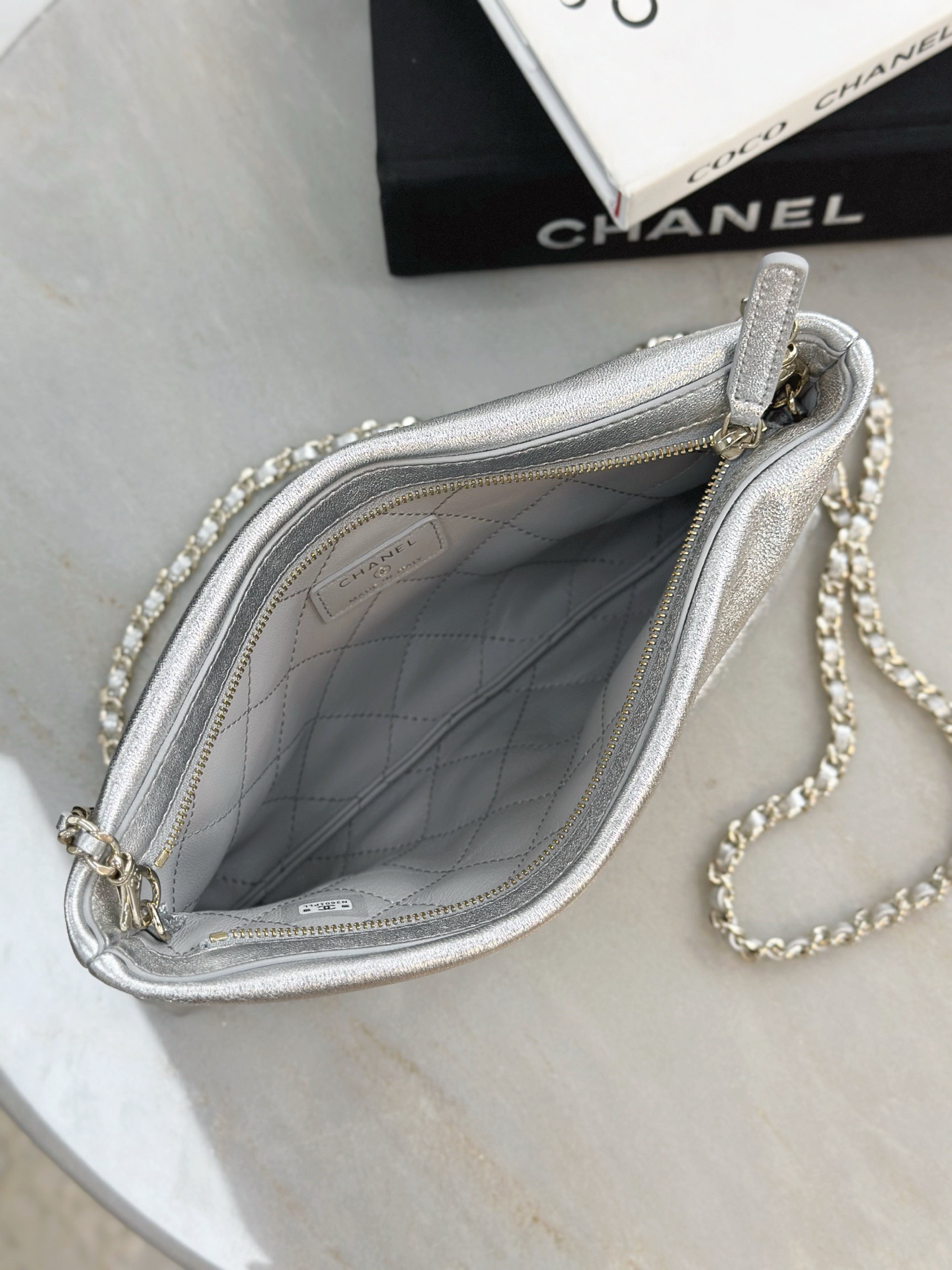 CHANEL clutch bag with pearl - image 7