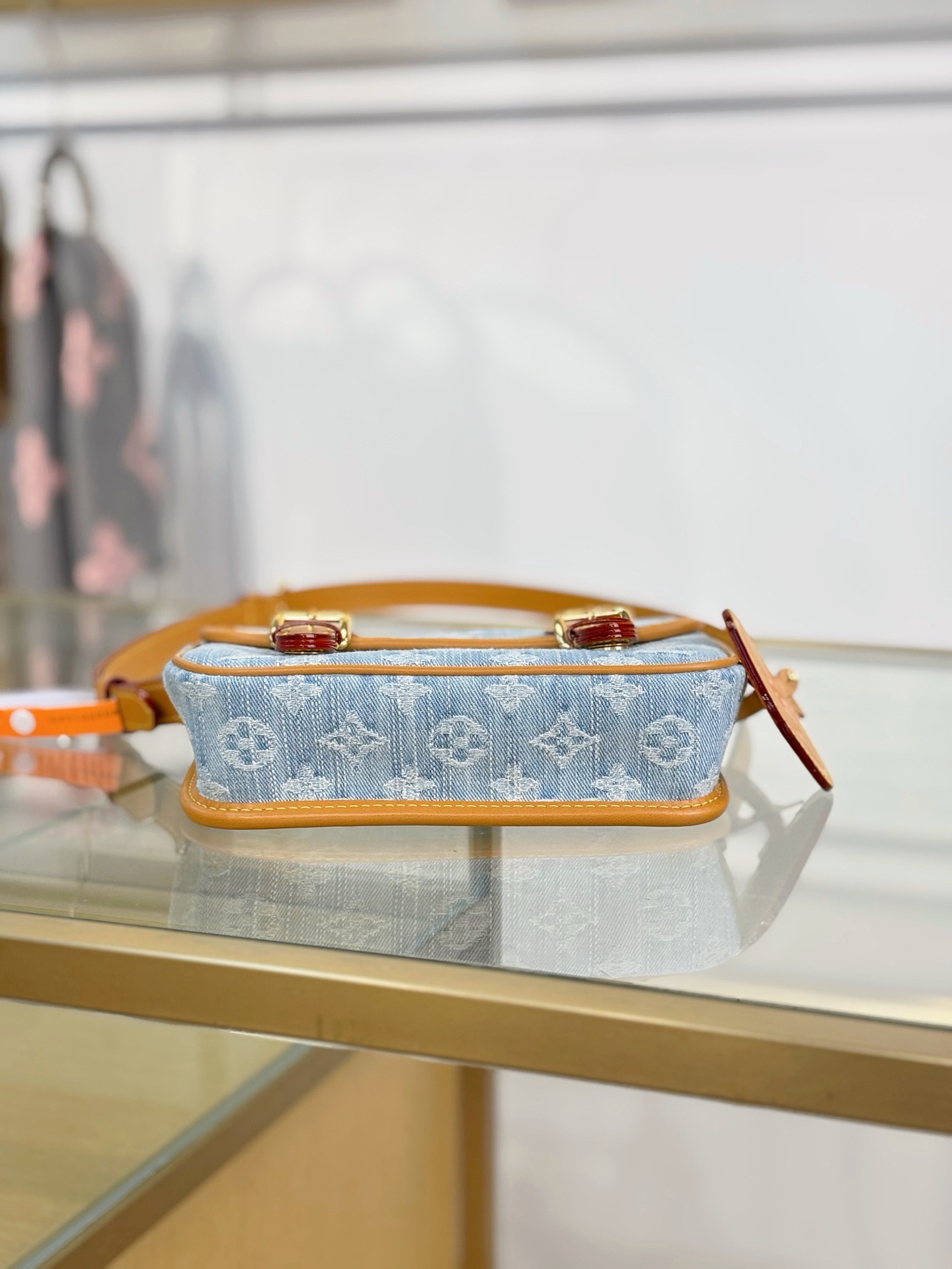 LV Satchel Wearable Wallet M2A647 - image 5