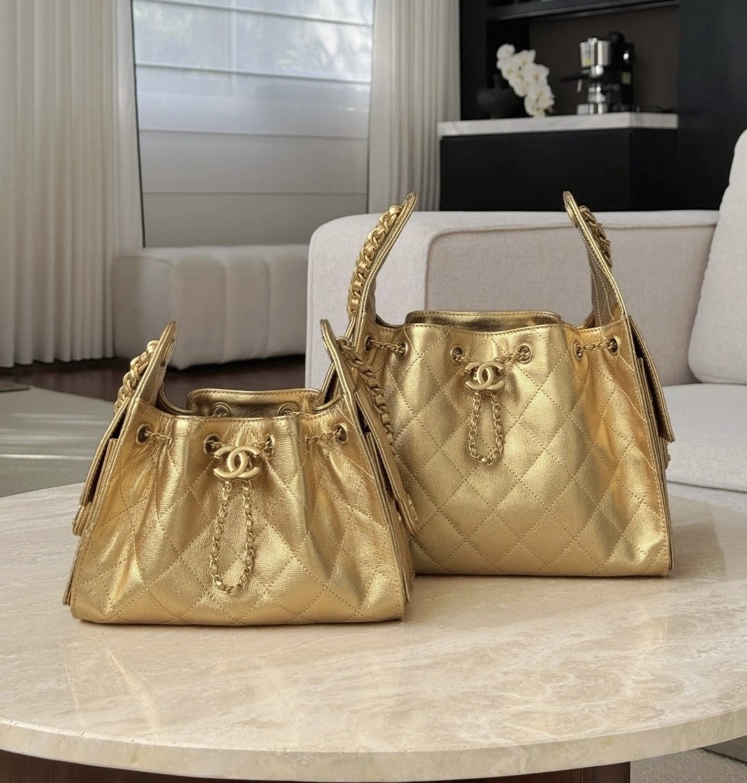 CHANEL 26C Hobobag Gold Color - image 7