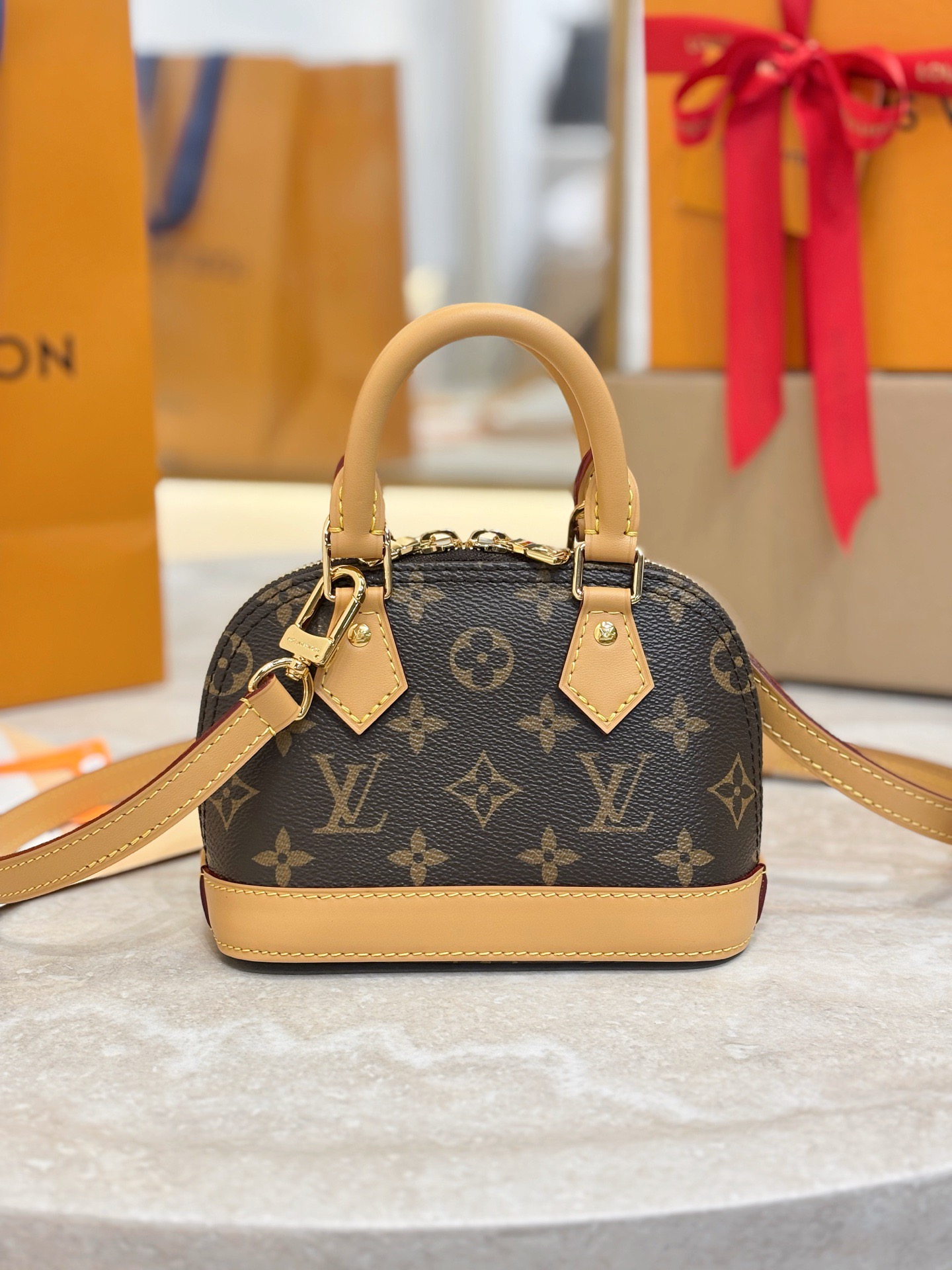 LV Alma BB M82717 - image 2