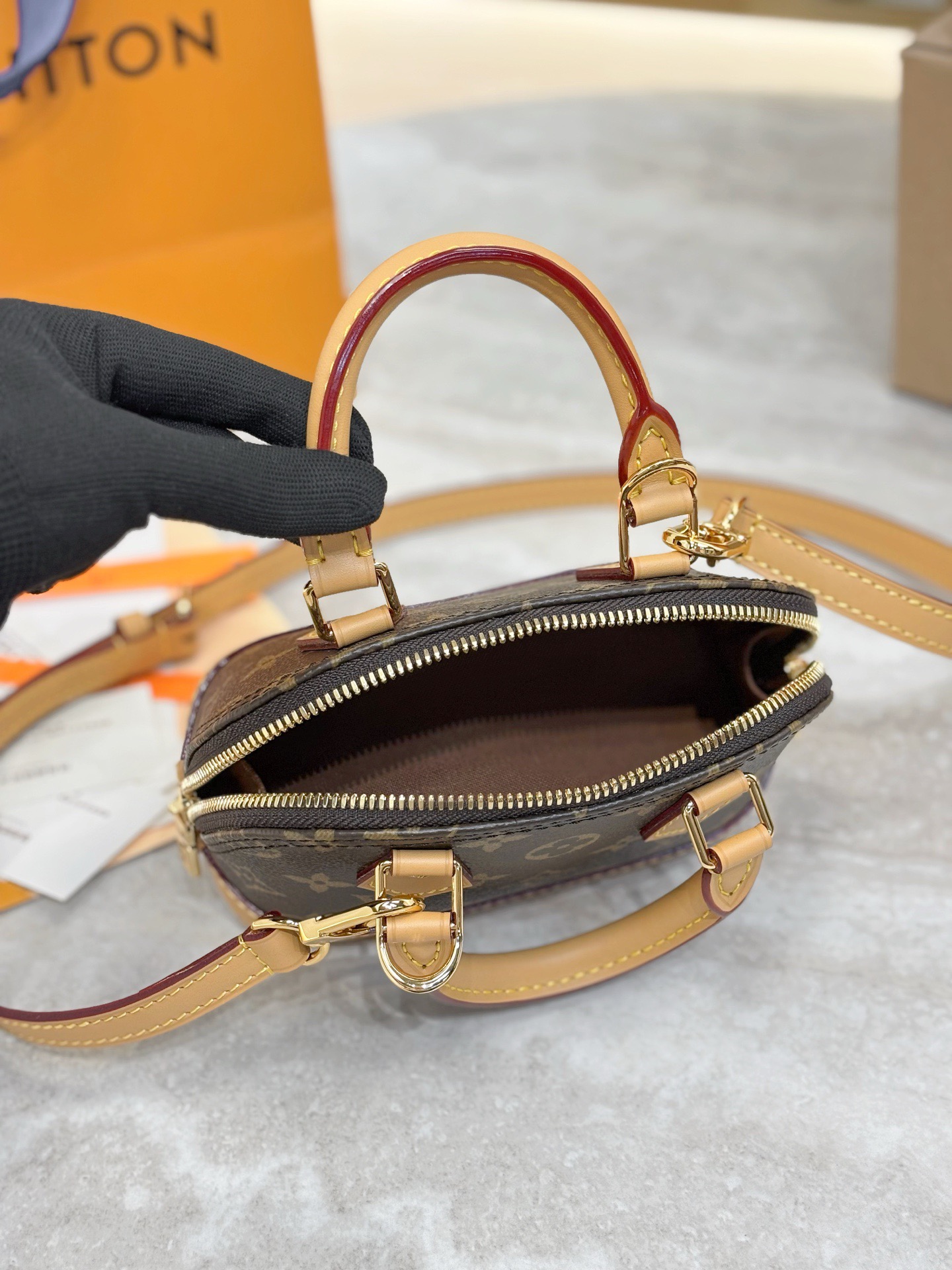 LV Alma BB M82717 - image 5