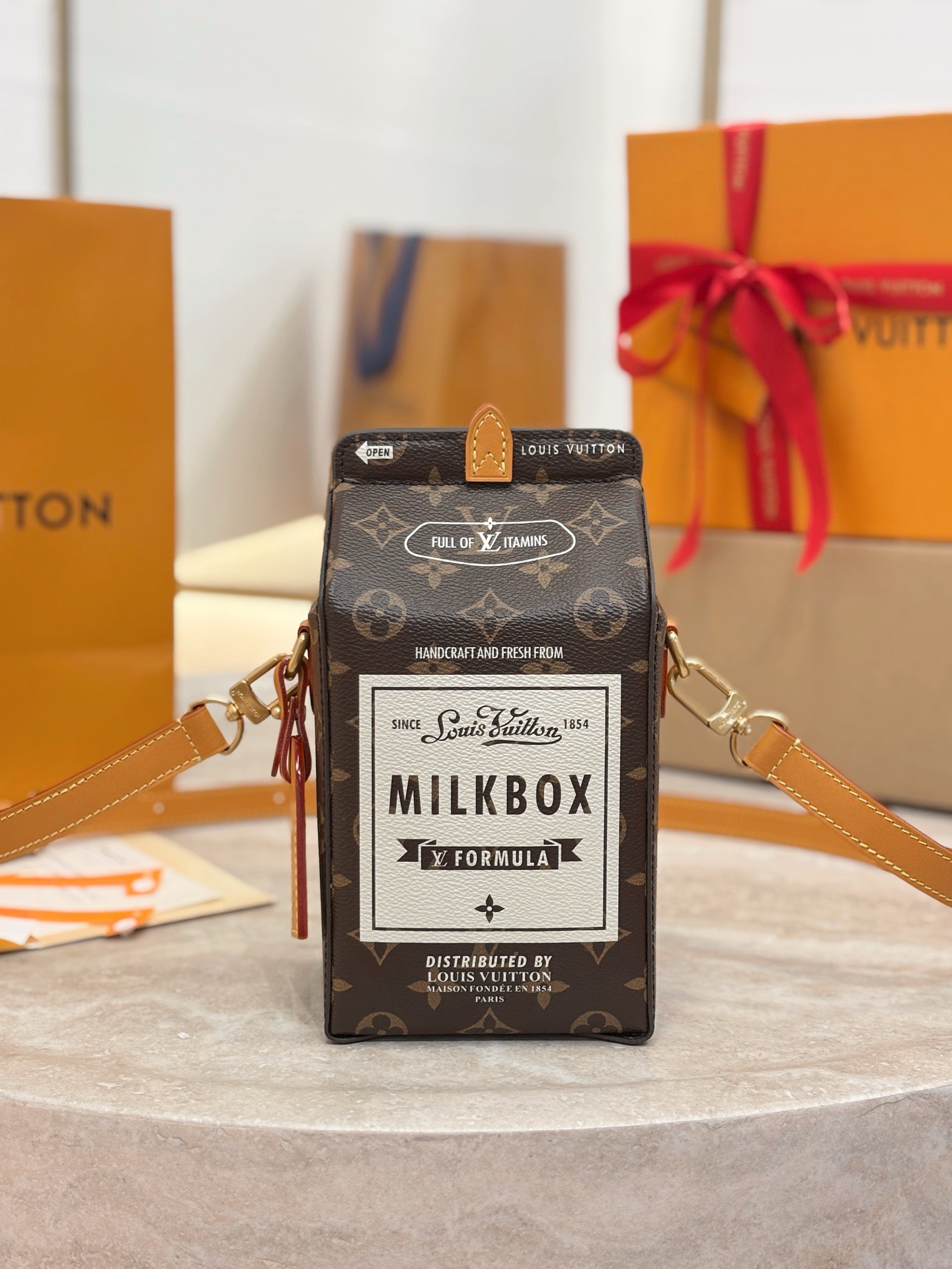LV Milk M29326 - image 2