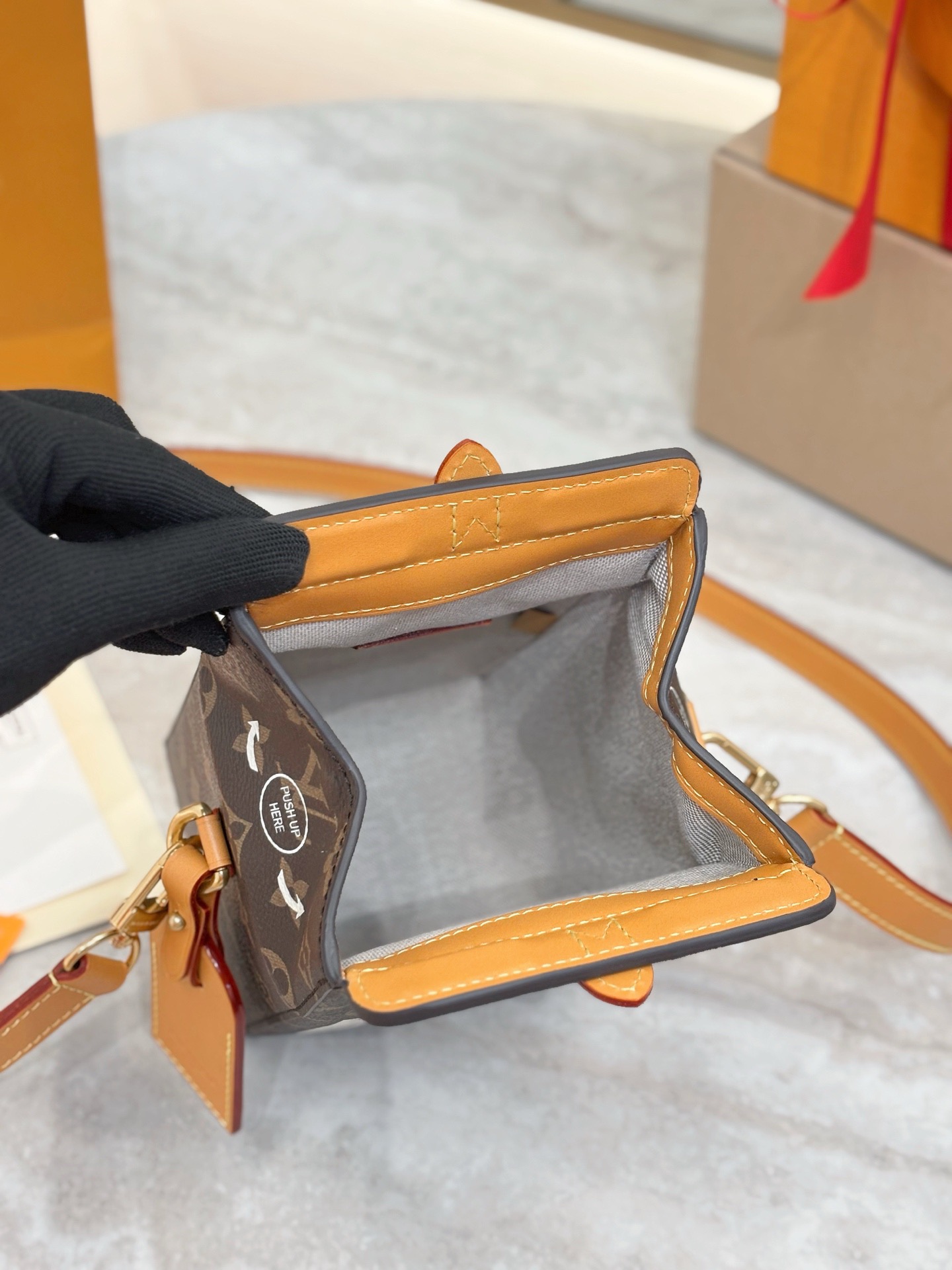 LV Milk M29326 - image 6