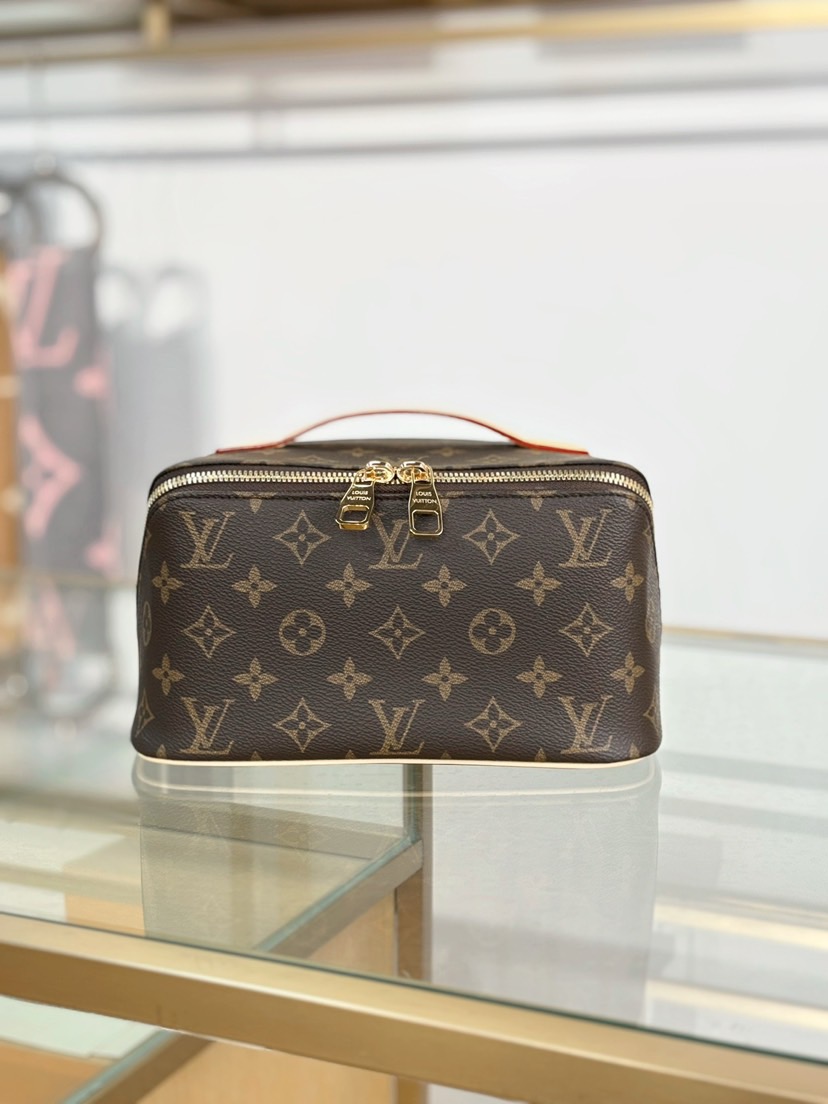 LV Toiletry Bag M11750 - image 2