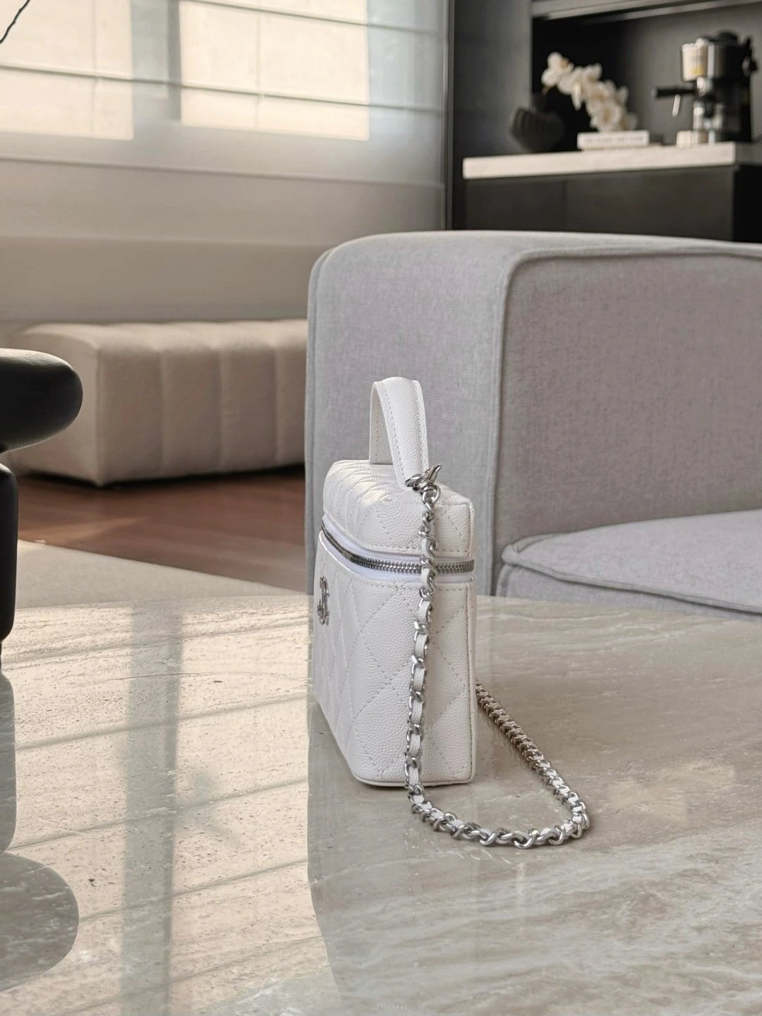 CHANEL Vanity with Chain Strass Star - image 4
