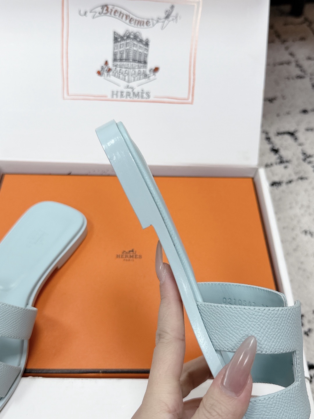 Hermès Oran Sandal Epsom Calfskin – Solid Color Collection - image 6