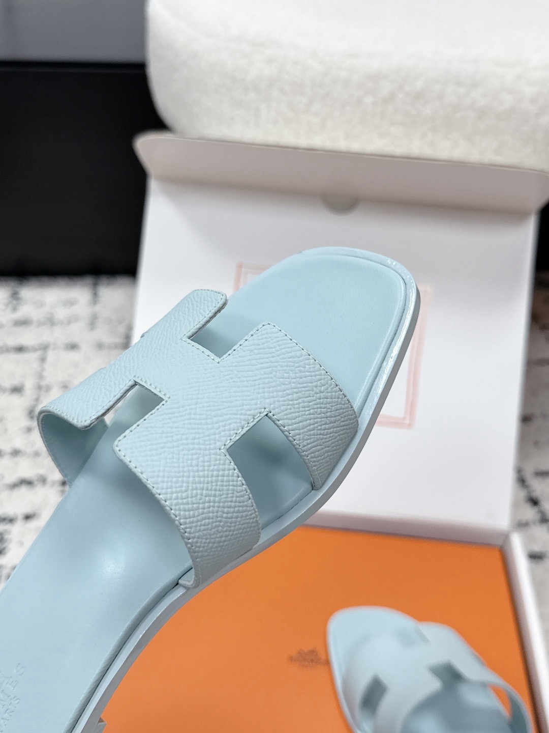 Hermès Oran Sandal Epsom Calfskin – Solid Color Collection - image 8