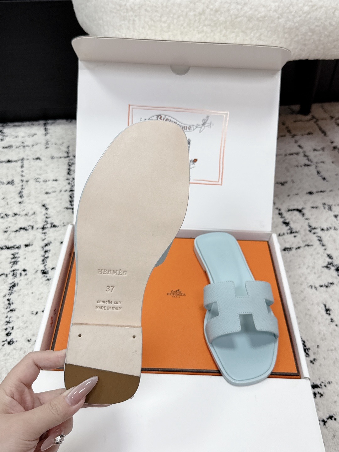 Hermès Oran Sandal Epsom Calfskin – Solid Color Collection - image 5