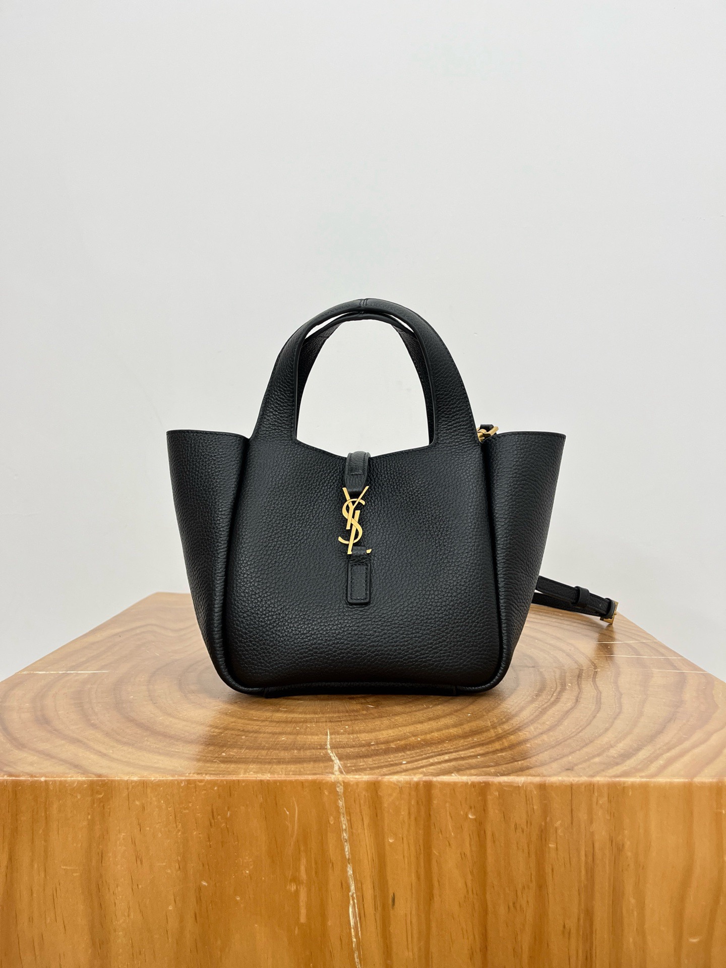 YSL Le5À7 Bea Baby Leather Tote Bag - image 2