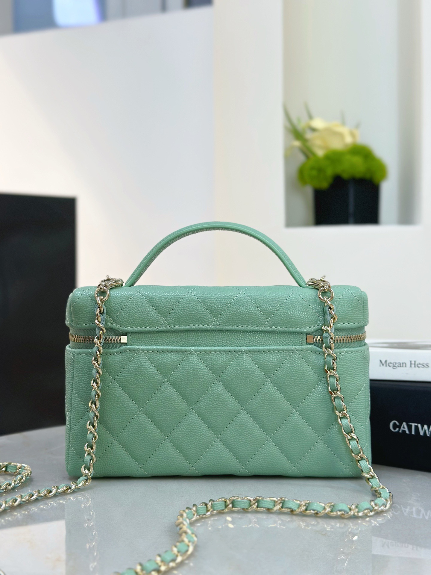 CHANEL Vanity with chain – Grained calfskin - image 4