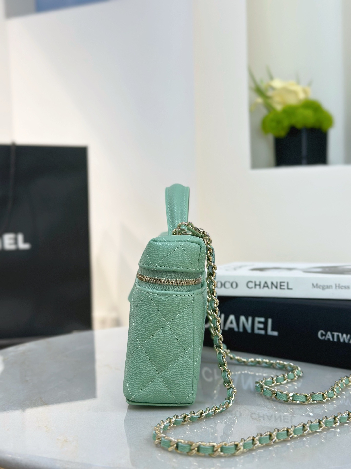 CHANEL Vanity with chain – Grained calfskin - image 3