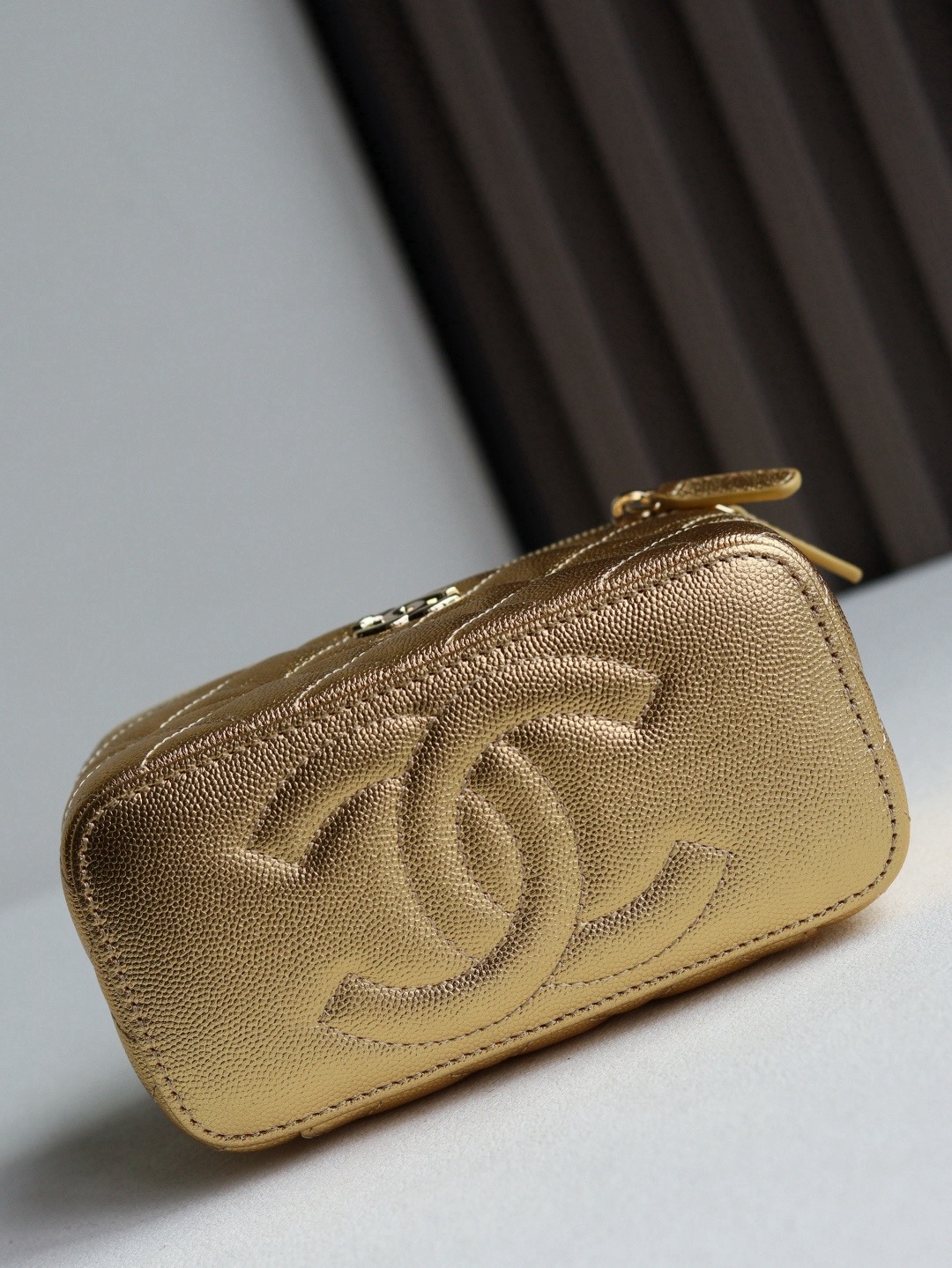 CHANEL 25C Vanity Bag - image 5