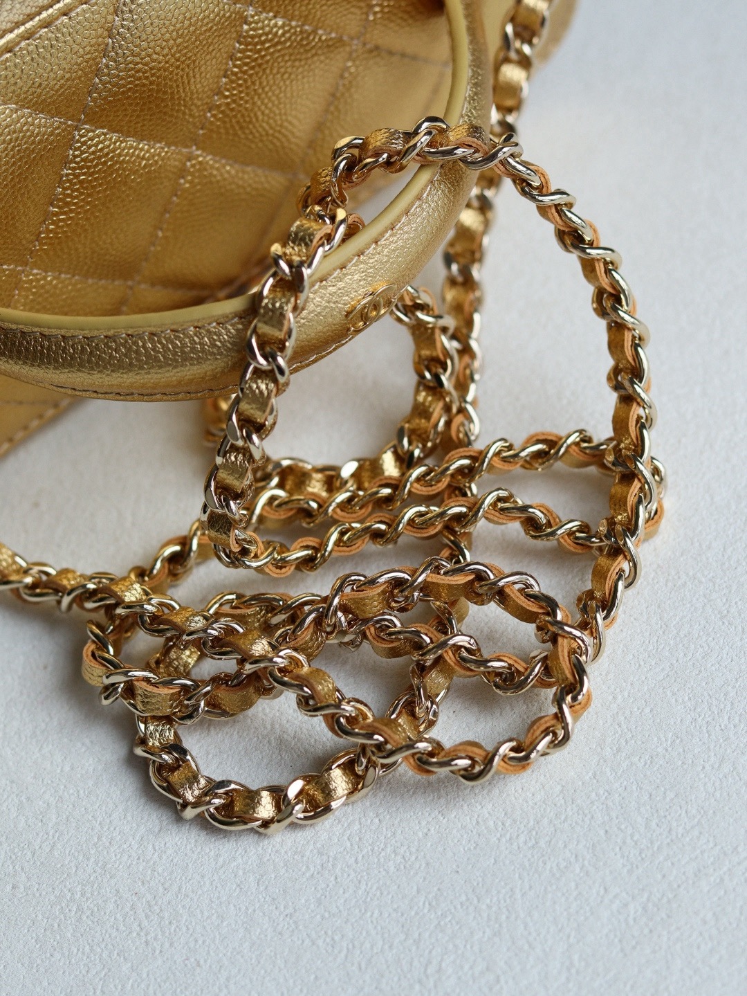 CHANEL 25C Vanity Bag - image 7