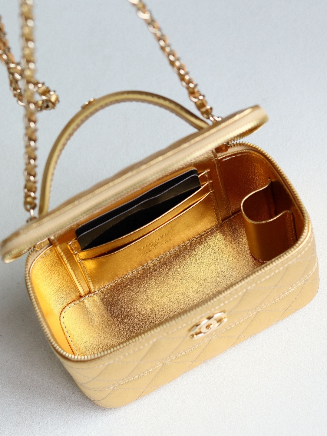 CHANEL 25C Vanity Bag - image 6
