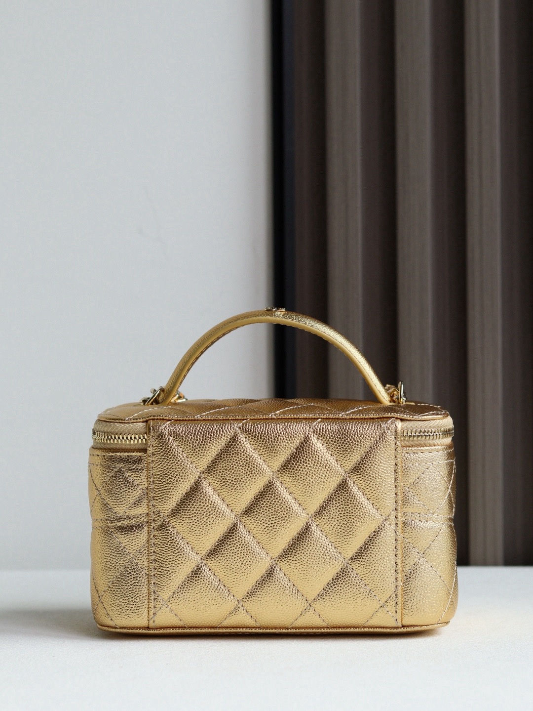 CHANEL 25C Vanity Bag - image 3