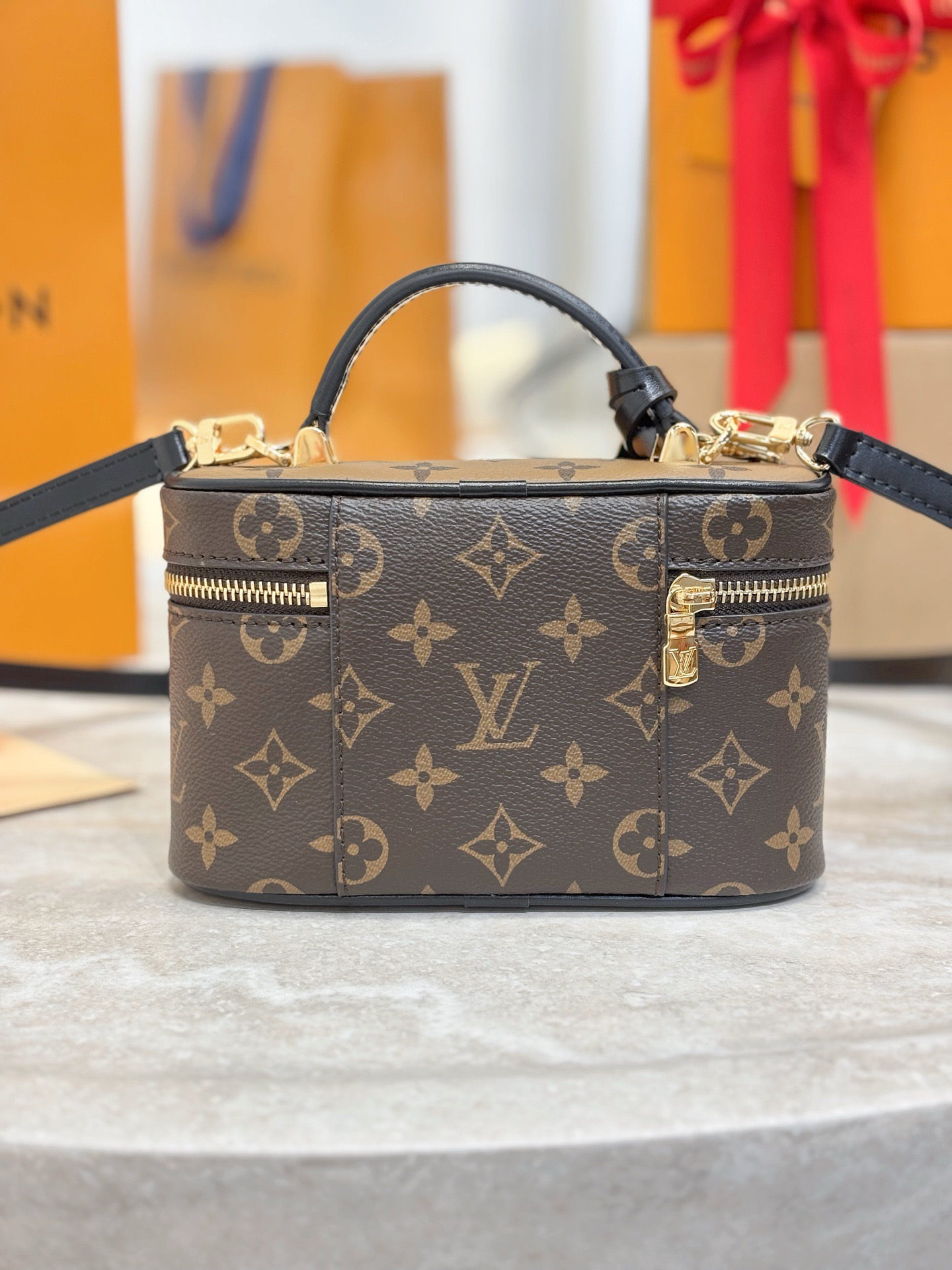 LV Vanity Chain Pouch - image 3