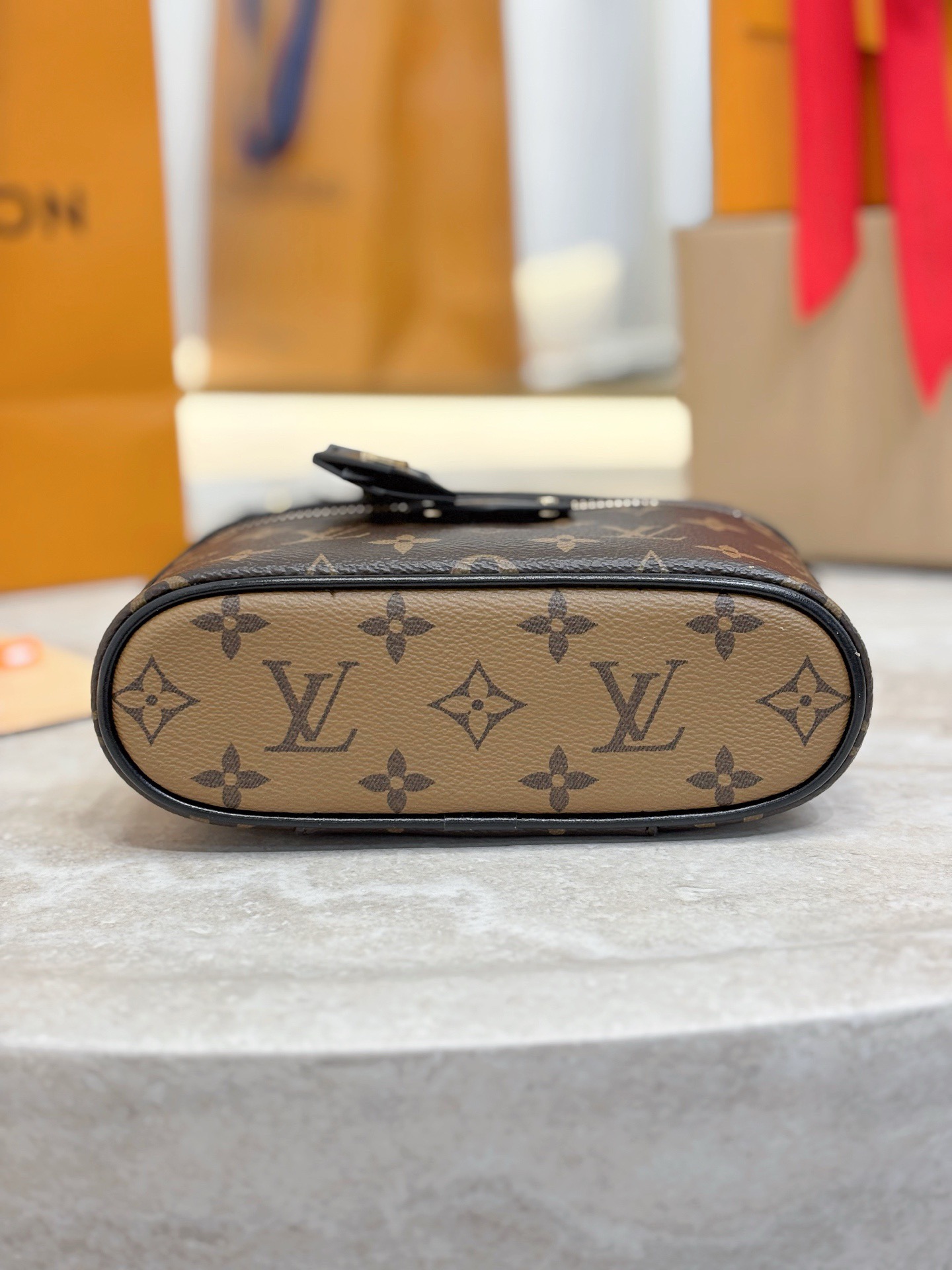 LV Vanity Chain Pouch - image 5