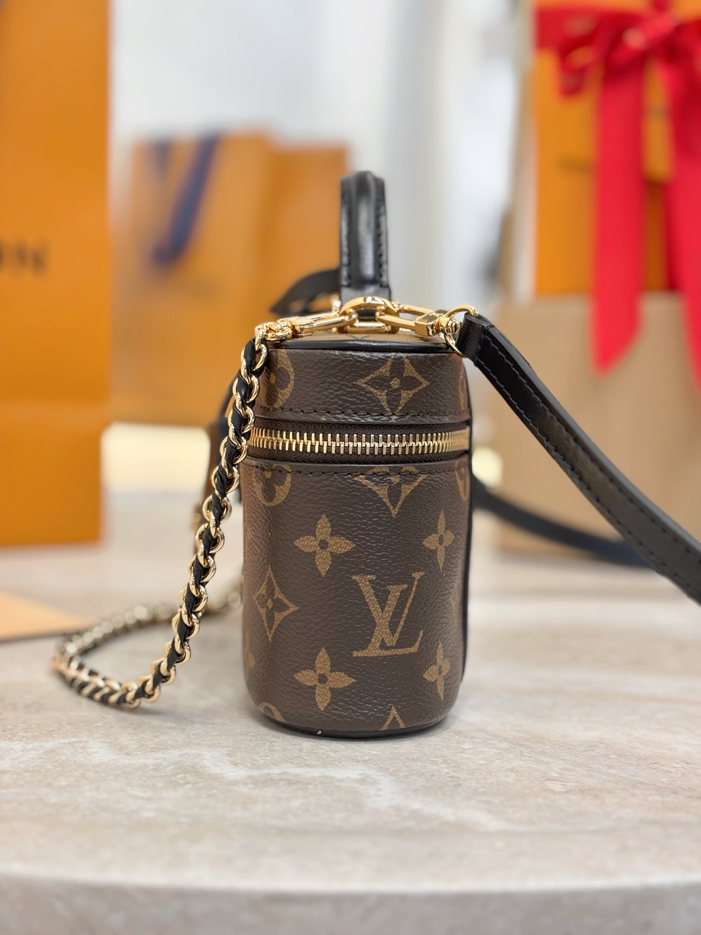 LV Vanity Chain Pouch - image 4