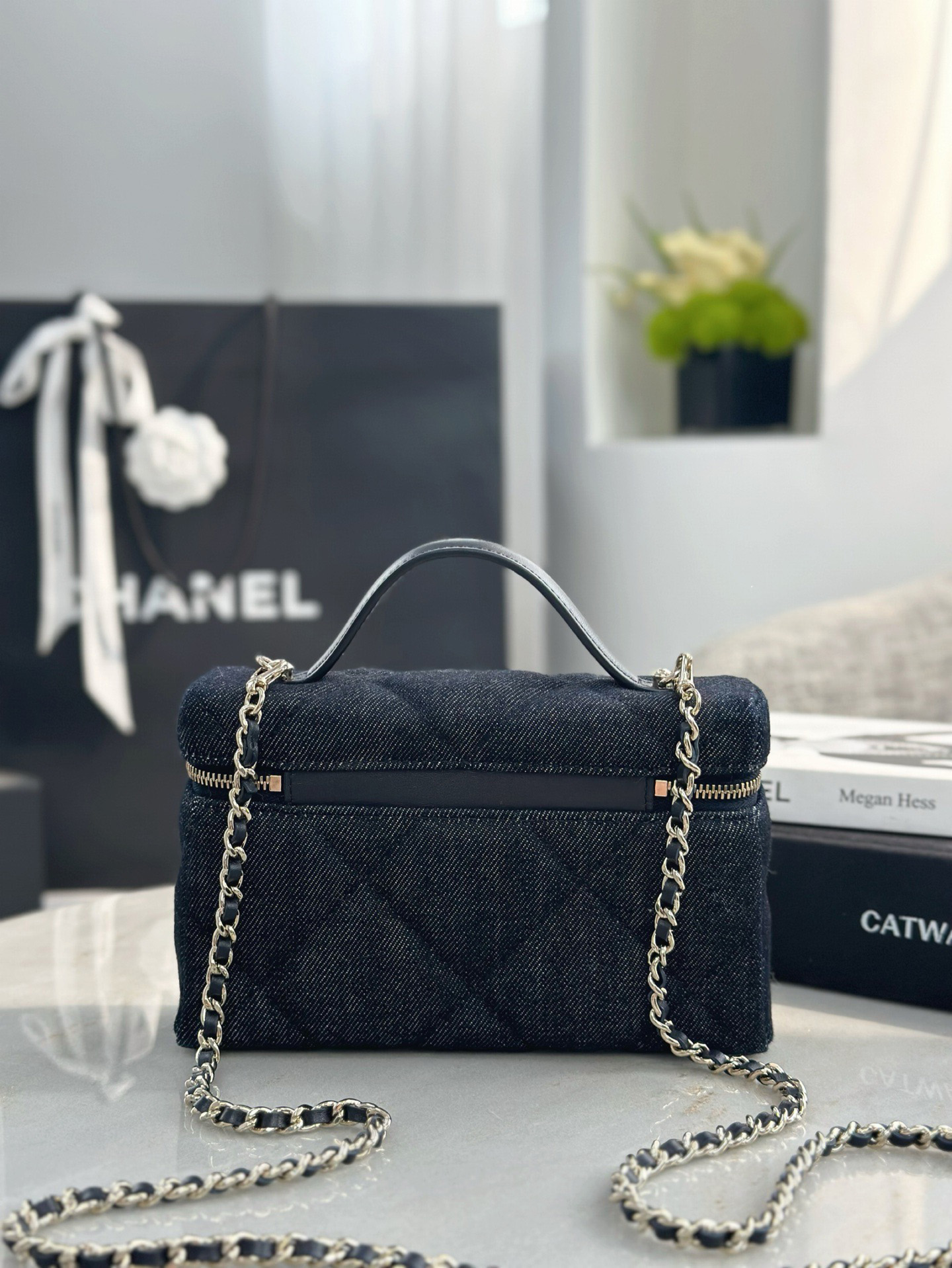 CHANEL 26S Denim Vanity Bag - image 3