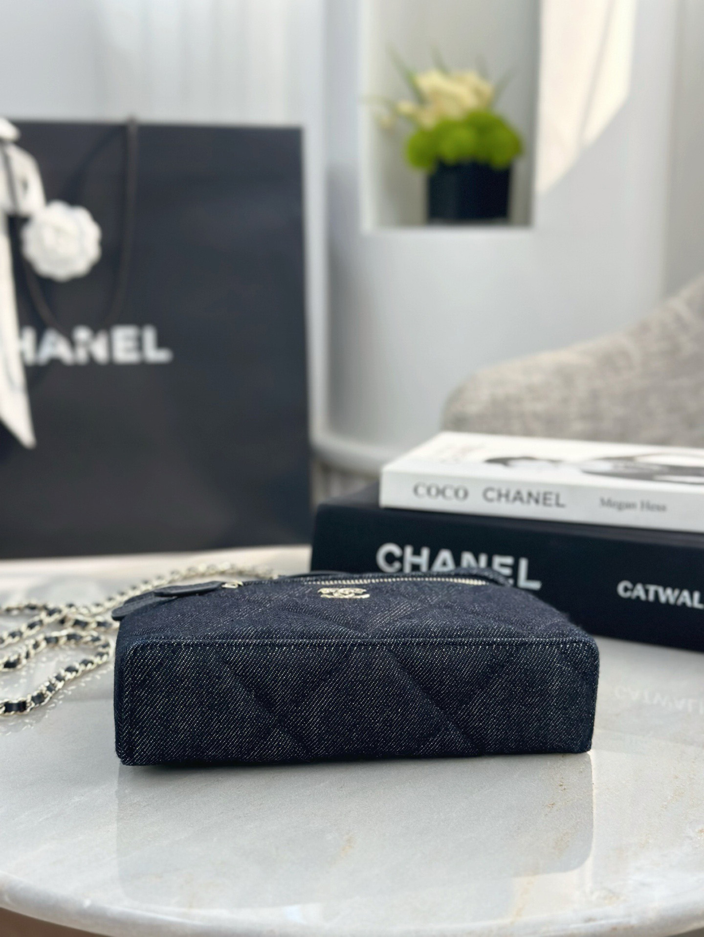 CHANEL 26S Denim Vanity Bag - image 5