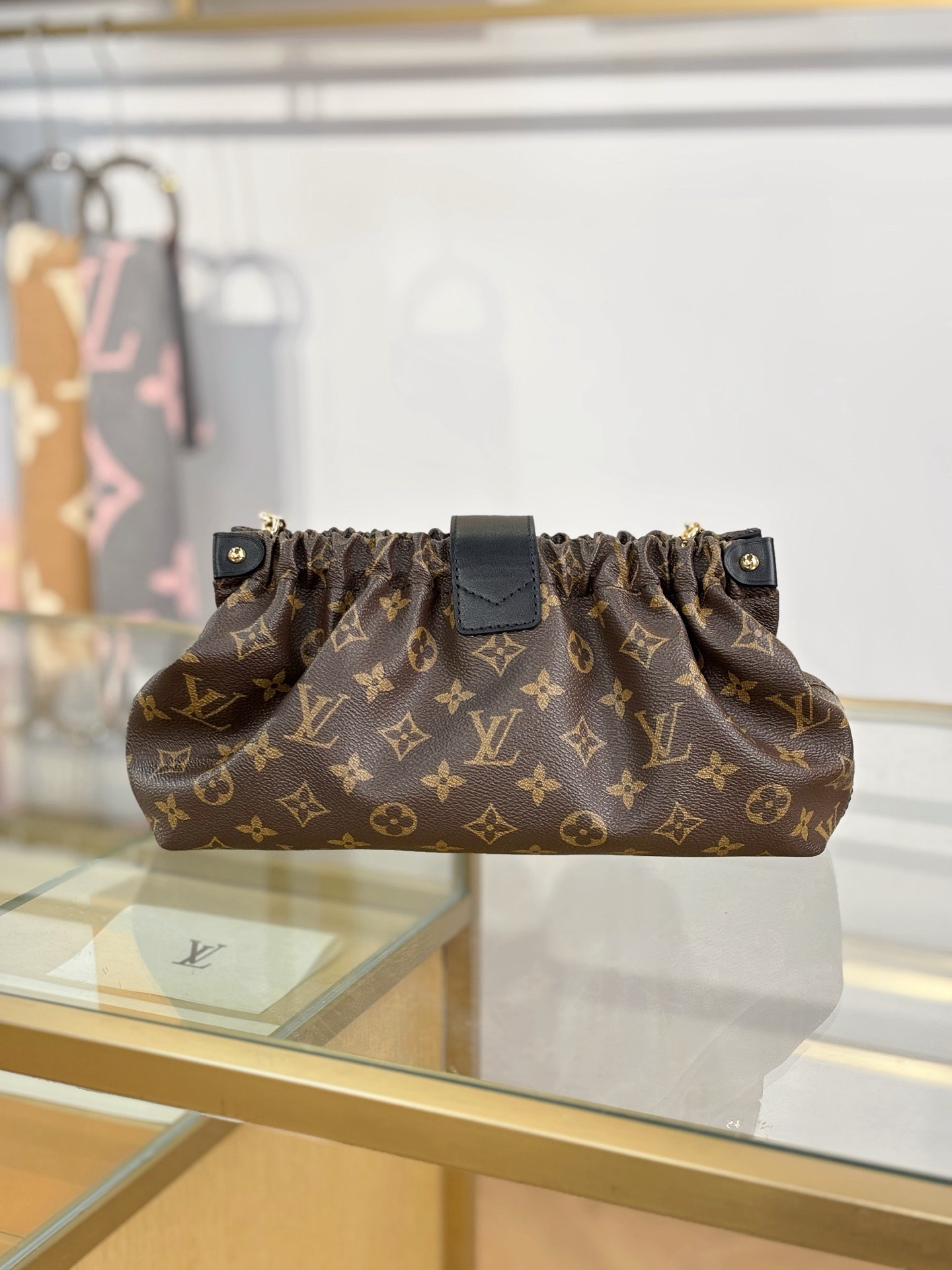 LV Pochette Sling M27819 - image 3