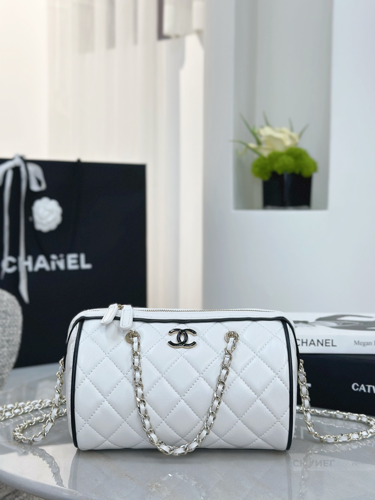 CHANEL Clutch With Chain - image 2