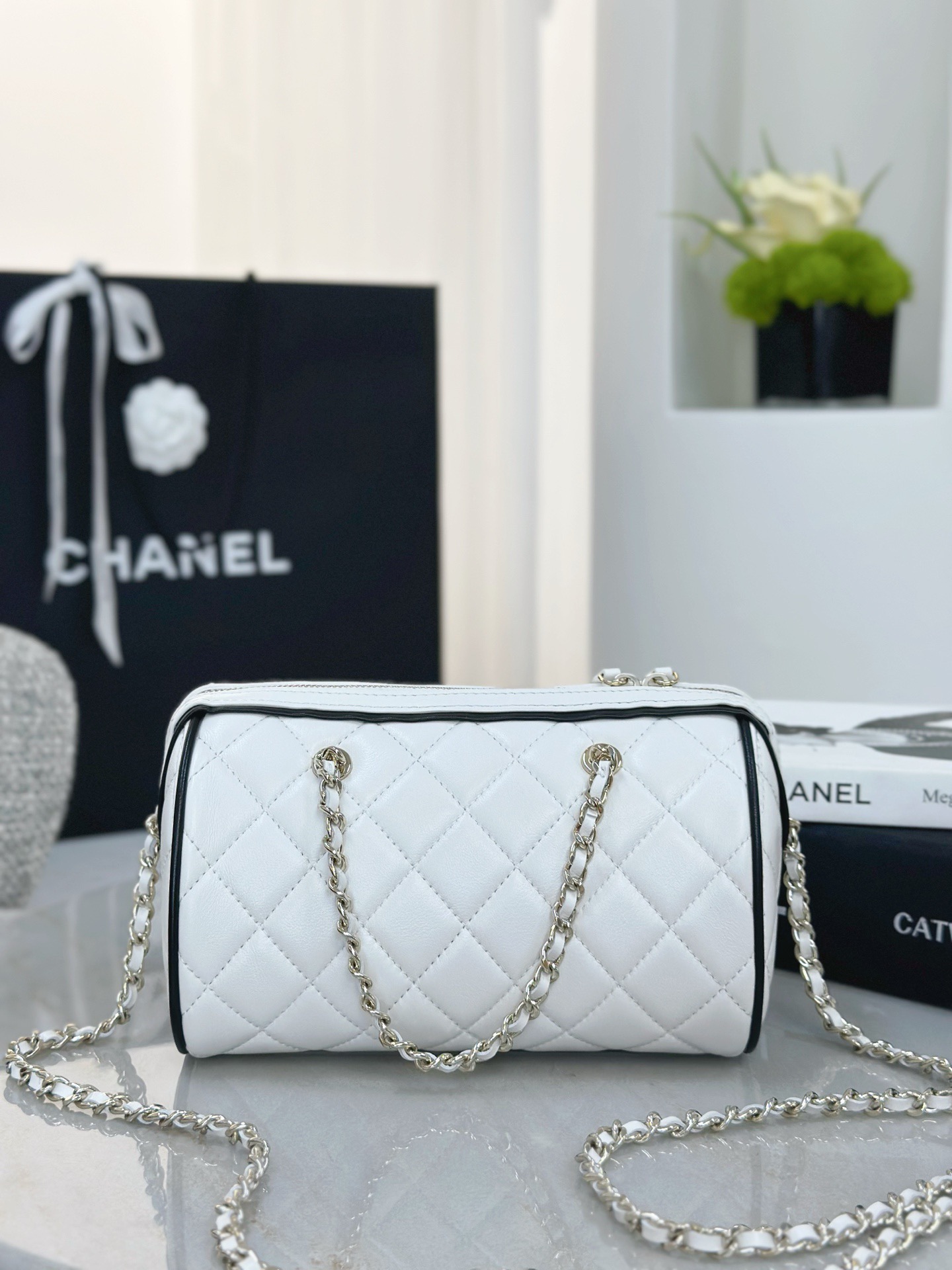 CHANEL Clutch With Chain - image 5