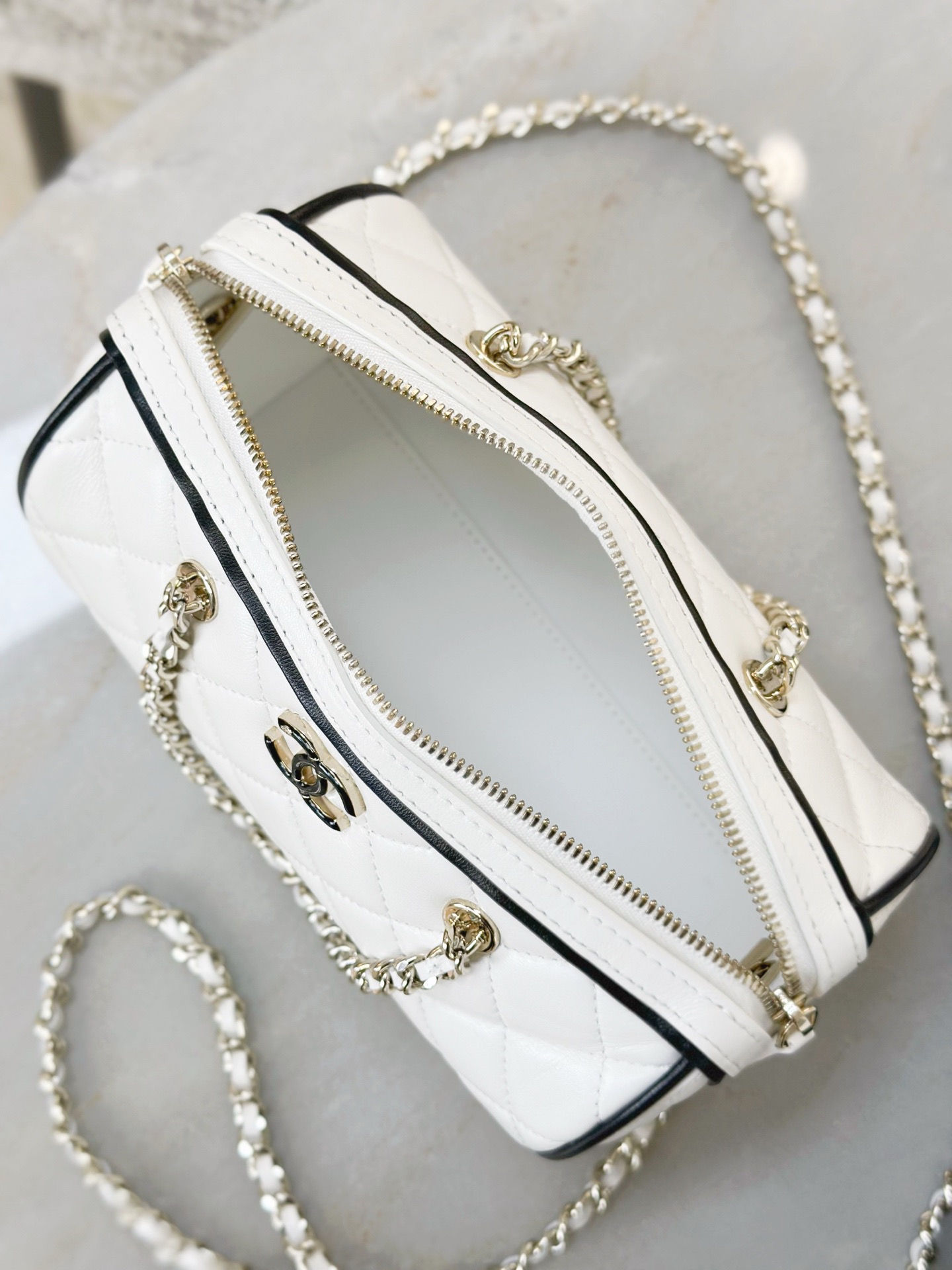 CHANEL Clutch With Chain - image 8