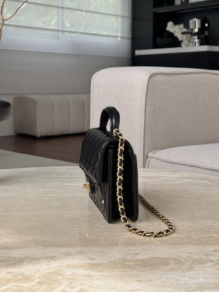 CHANEL Clutch with chain - image 4